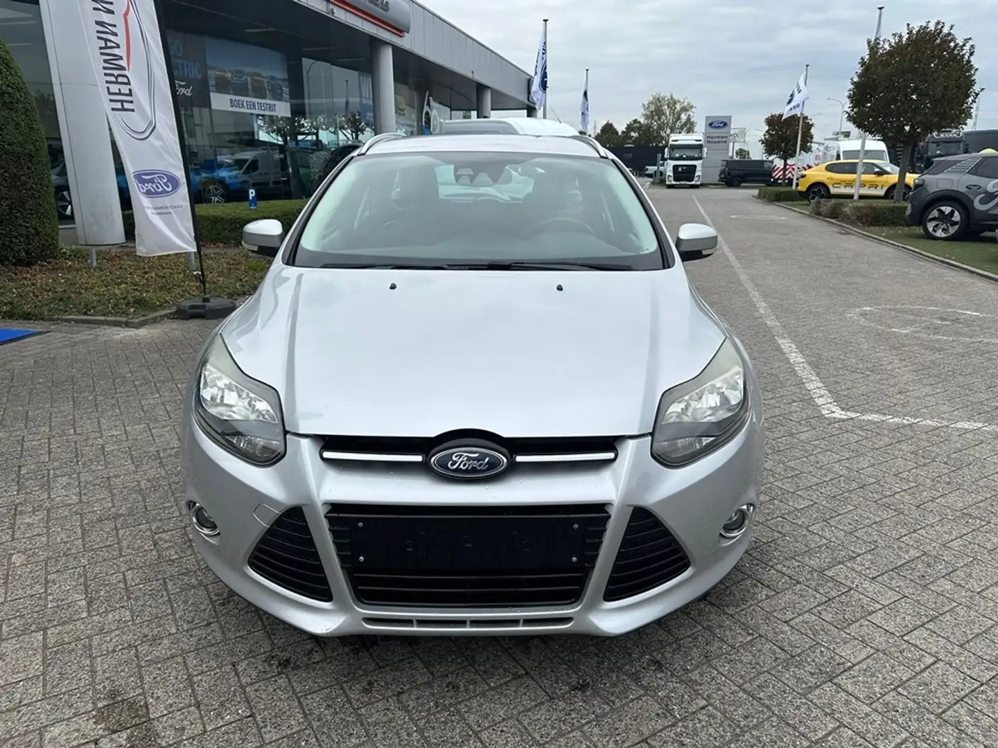Ford Focus Enkel voor professionele verkoop. Silber - 2