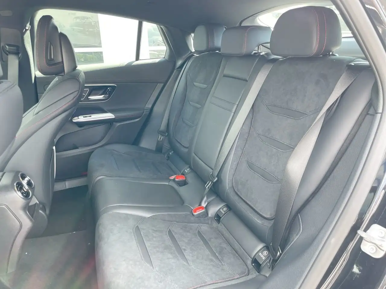 Mercedes-Benz GLC photo Mercedes-Benz GLC