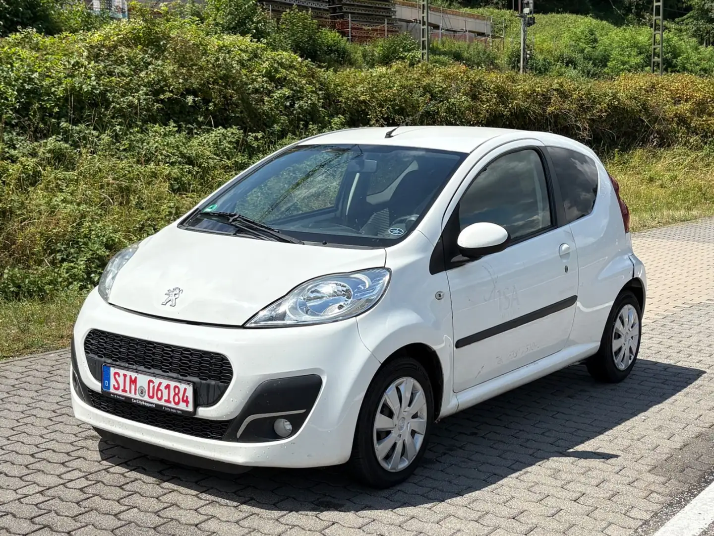 Peugeot 107 Active Weiß - 1