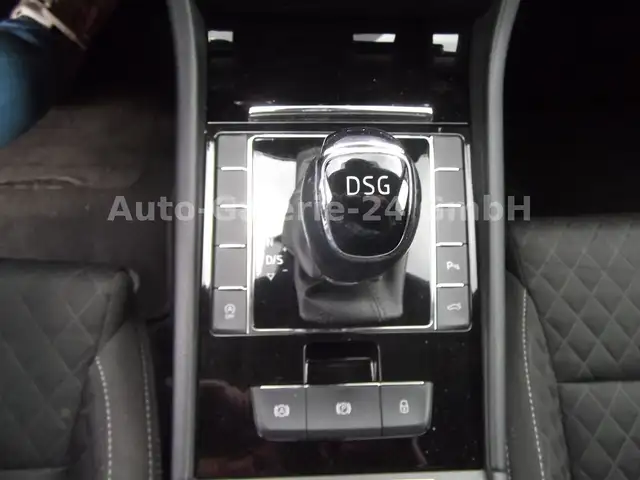 Skoda Superb view 13