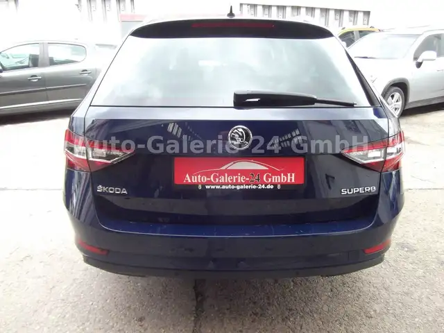 Skoda Superb view 6