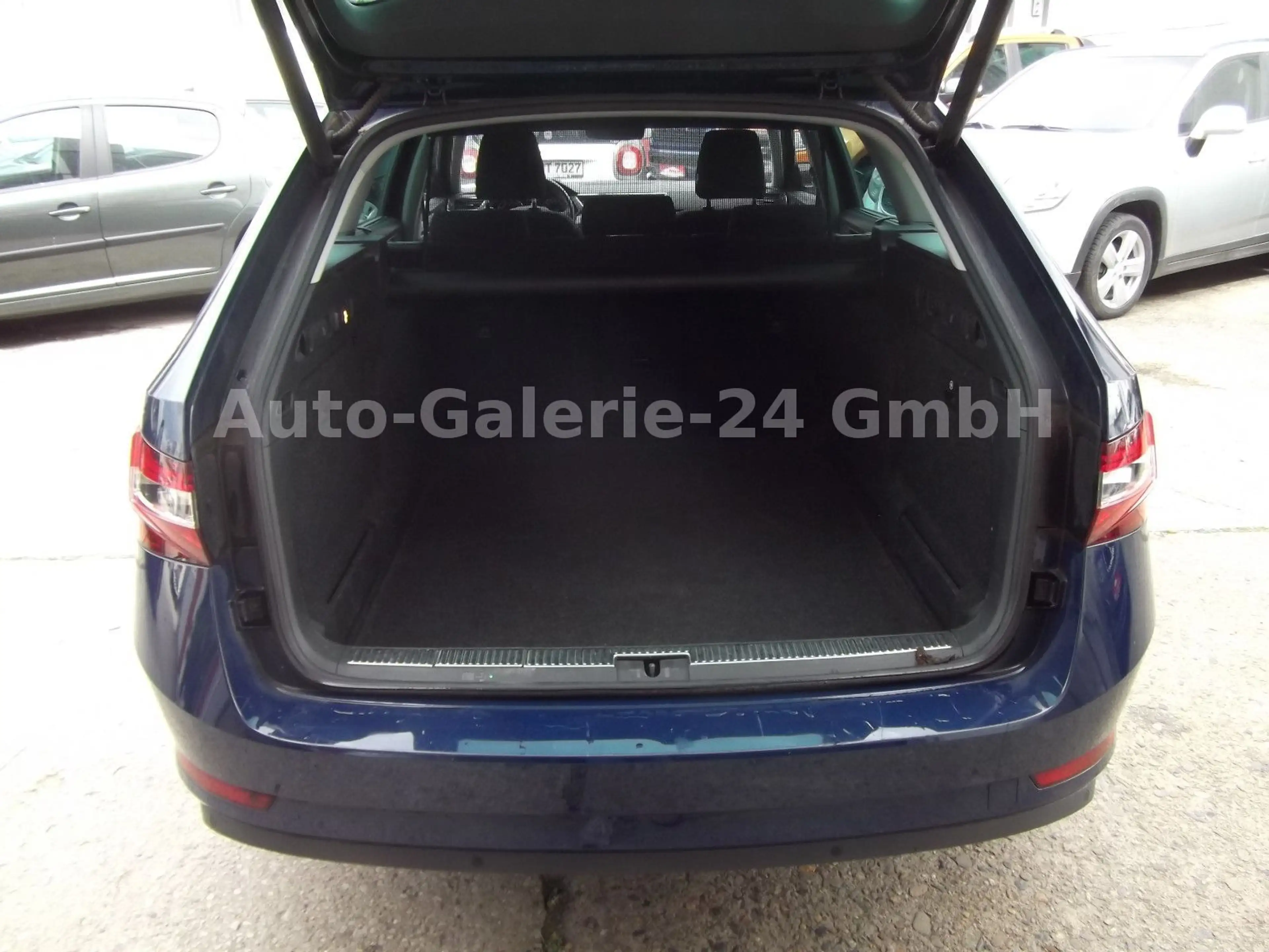 Skoda Superb 1,8 Combi Automatik, Navi, — photo 7