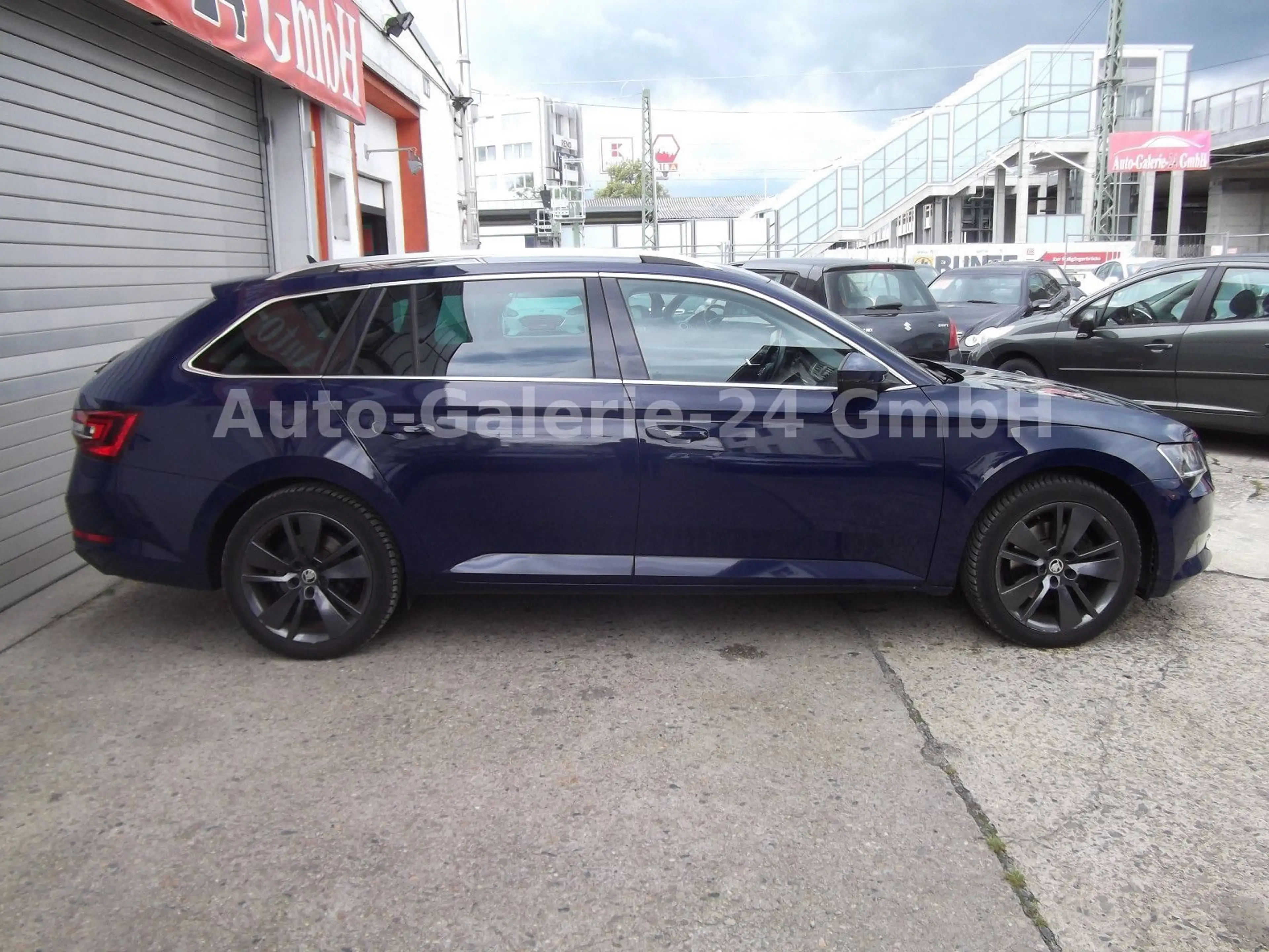 Skoda Superb 1,8 Combi Automatik, Navi, — photo 9