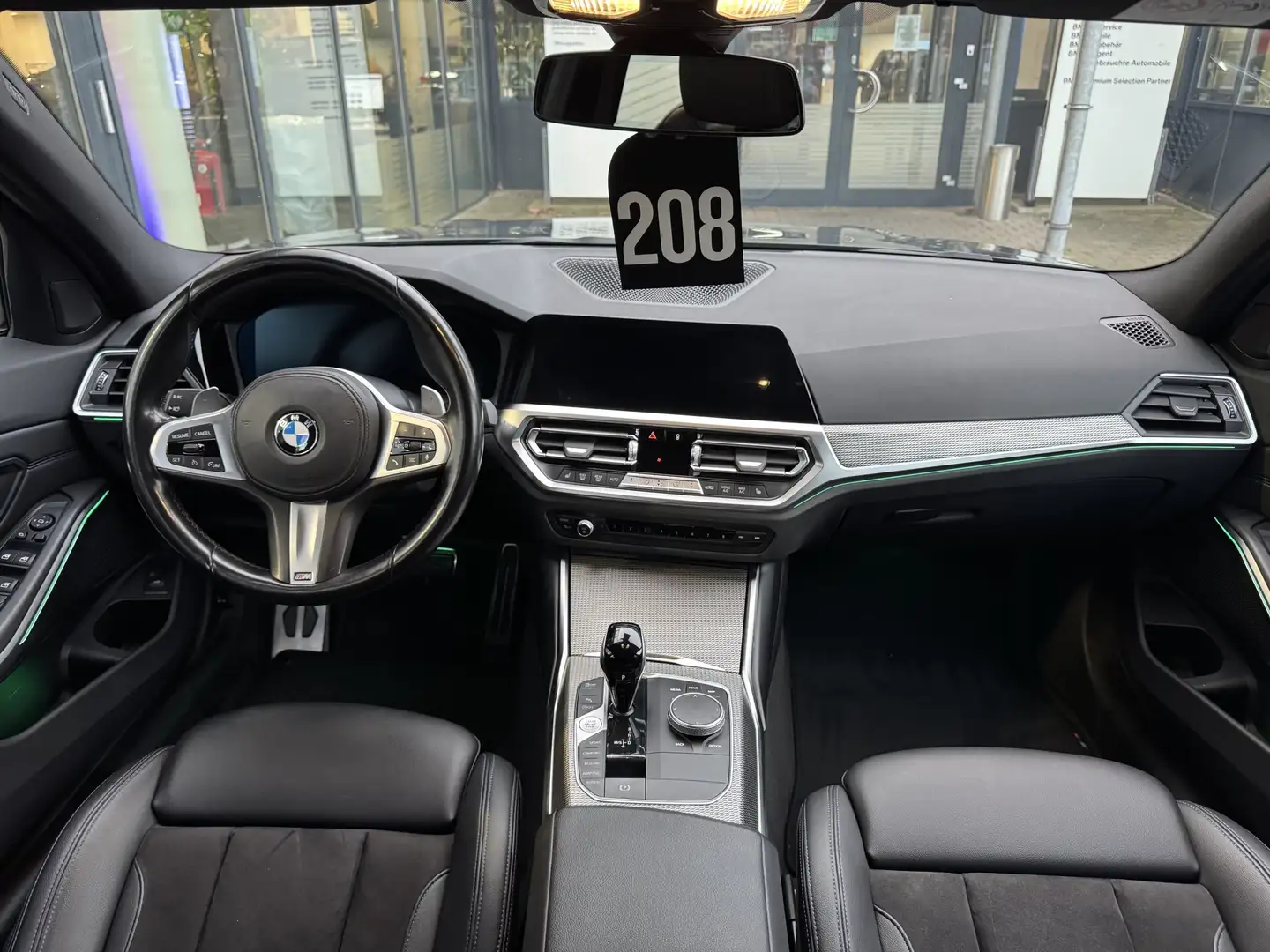 BMW 320 i Tour M Sport LASER DA RFK Ambiente 19" HiFi Grau - 2