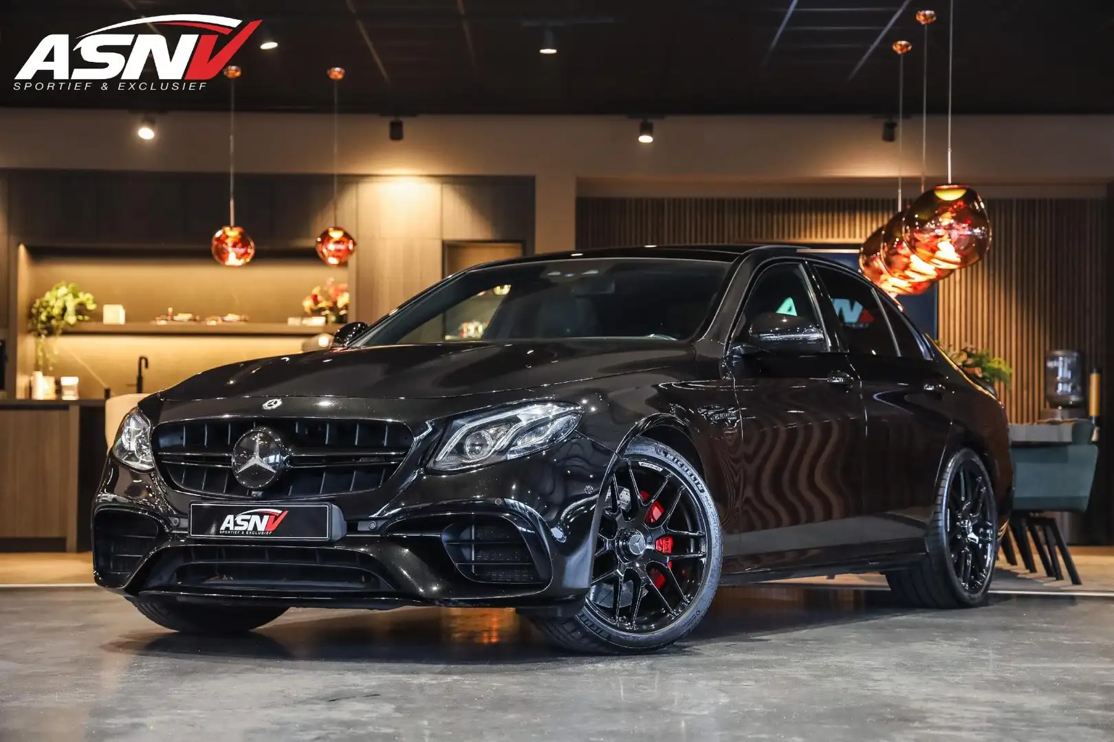 Mercedes-Benz E 63 AMG S 4MATIC+, 612 PK, Pano/Dak, Distronic, Night/Pakk Zwart - 1