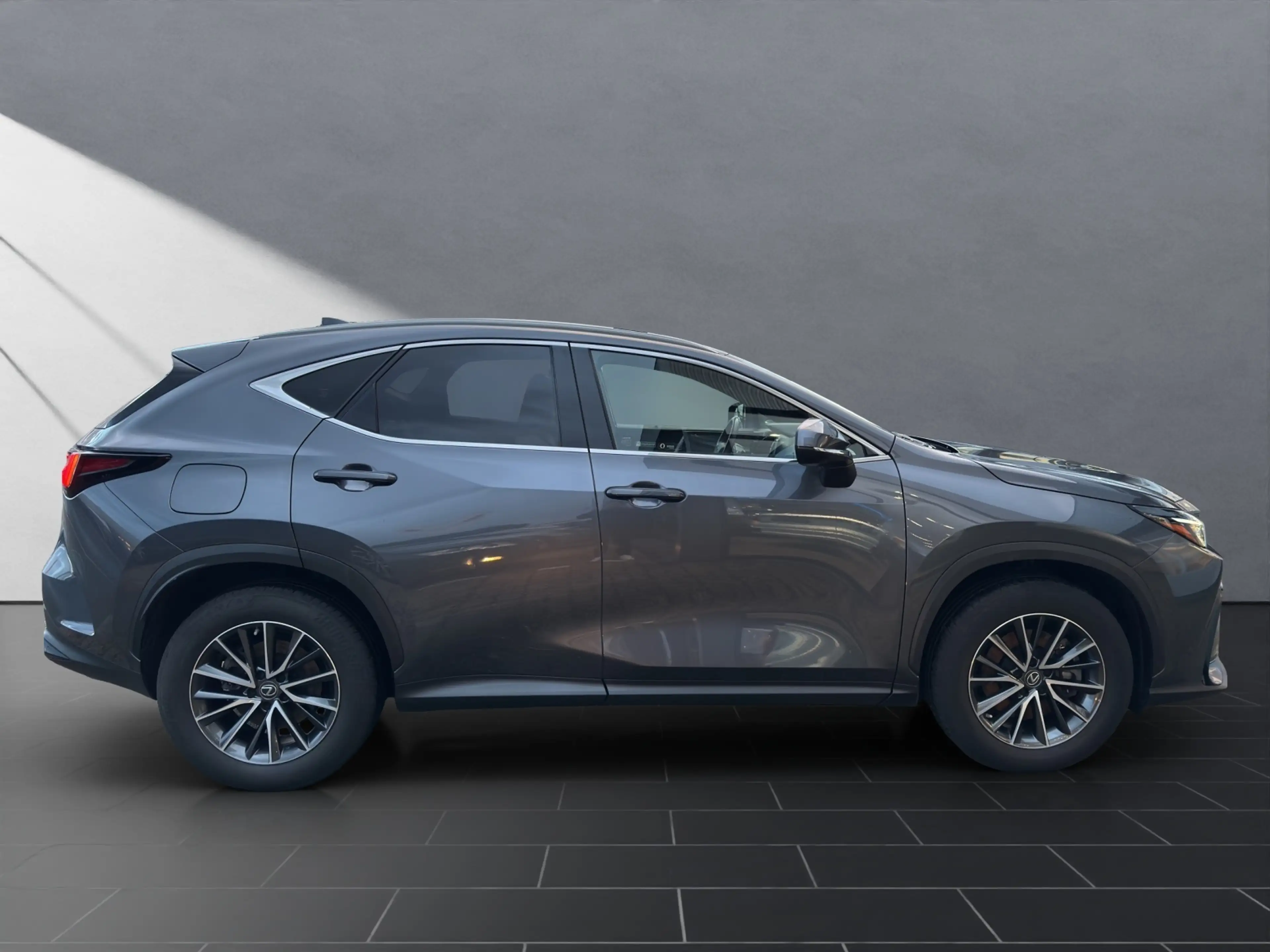 Lexus NX 450h+ +*E-Four*SHZ*CARPLAY*NAVI* 15J-GARANTIE* — photo 6