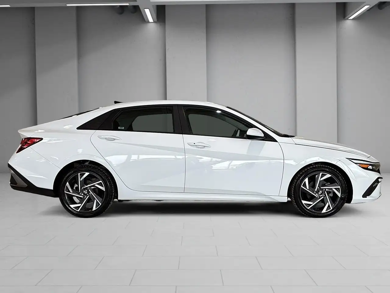 Hyundai ELANTRA снимка Hyundai ELANTRA