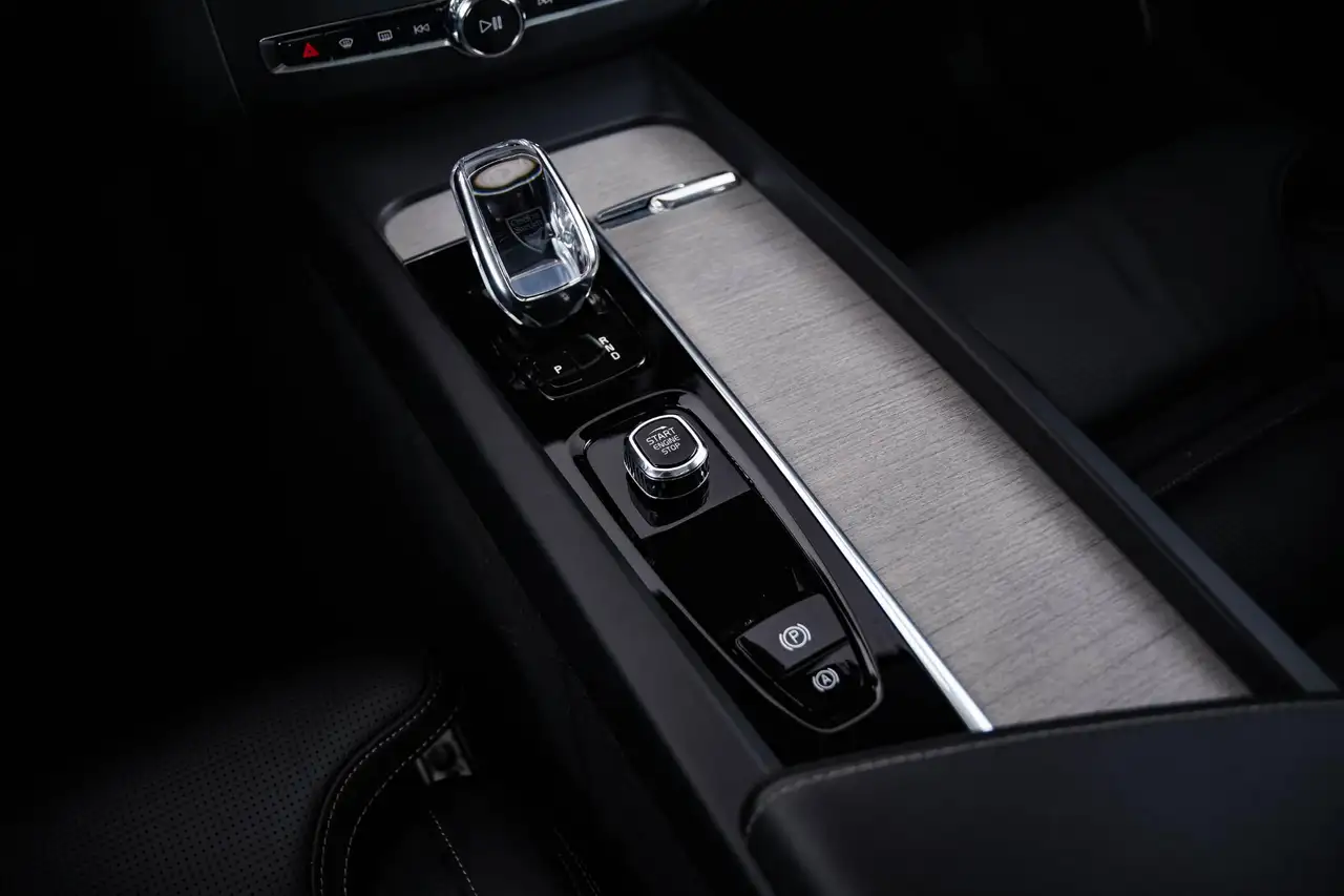 Volvo XC60 2.0 T6 Plug-in hybrid AWD Inscription Trekhaak P, миниатюра 16