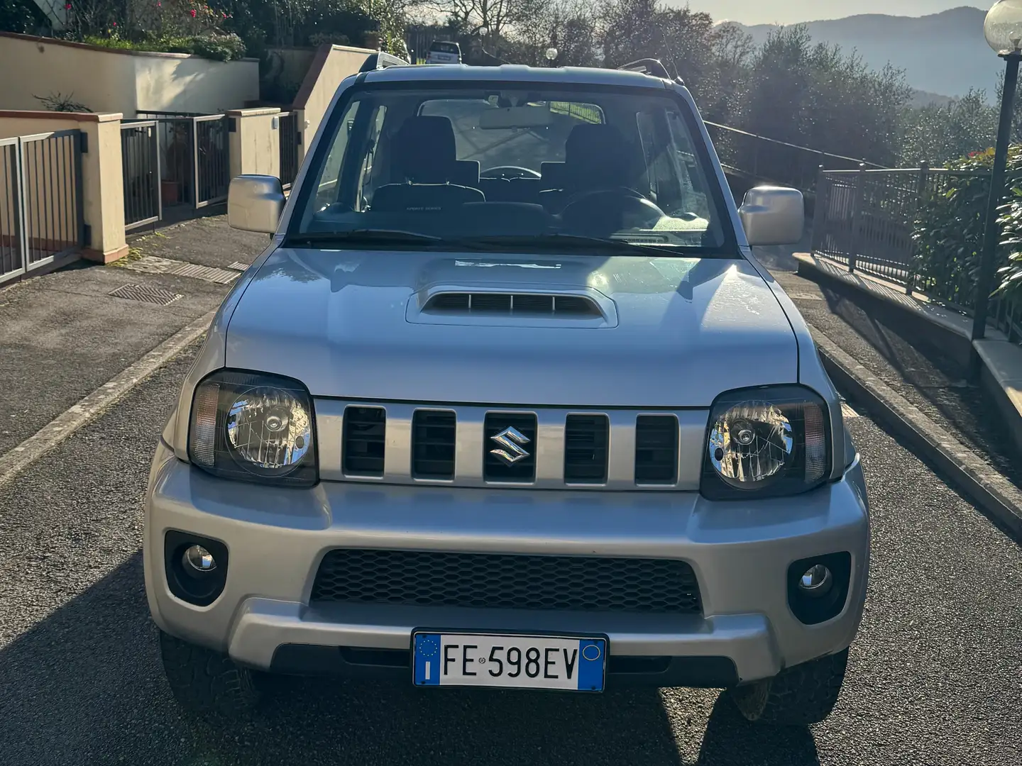 Suzuki Jimny Jimny III 2016 1.3 vvt Evolution 4wd E6 Grigio - 2