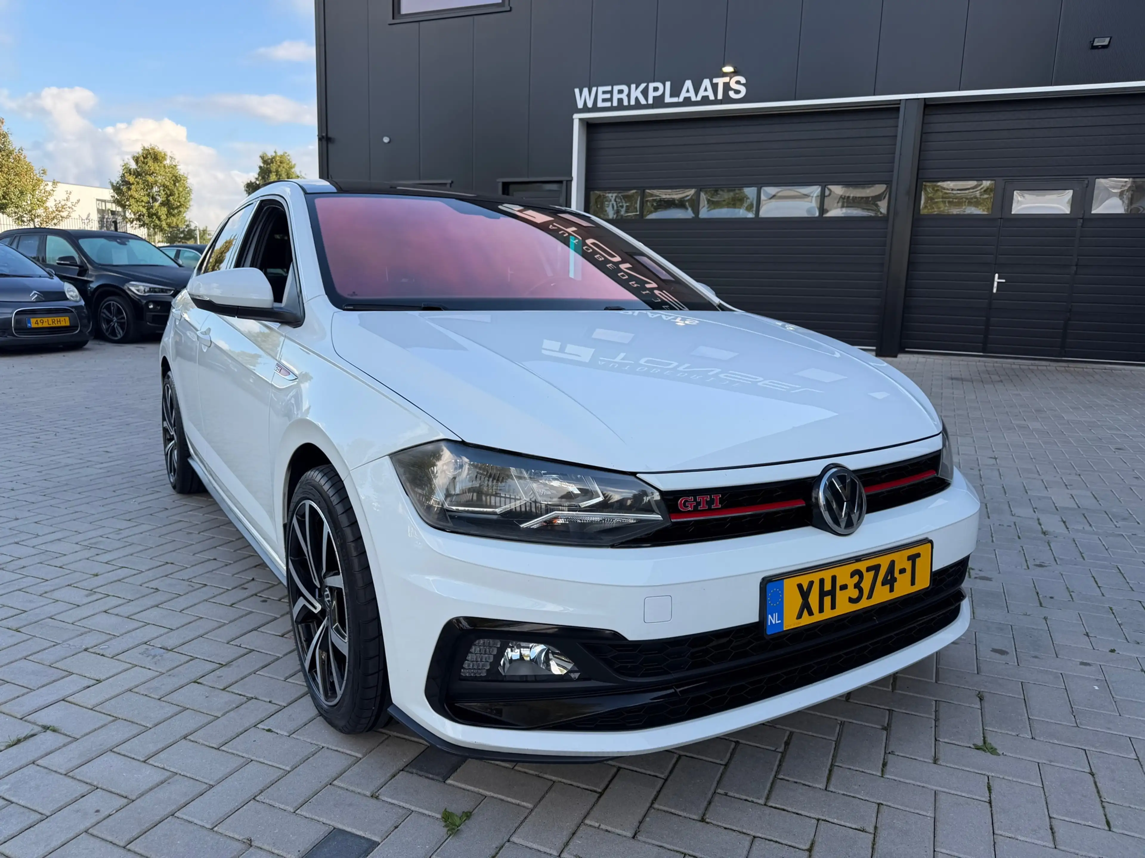 Volkswagen Polo GTI 2.0 TSI DSG / Panorama / Beats / Virtual / Camera — photo 4
