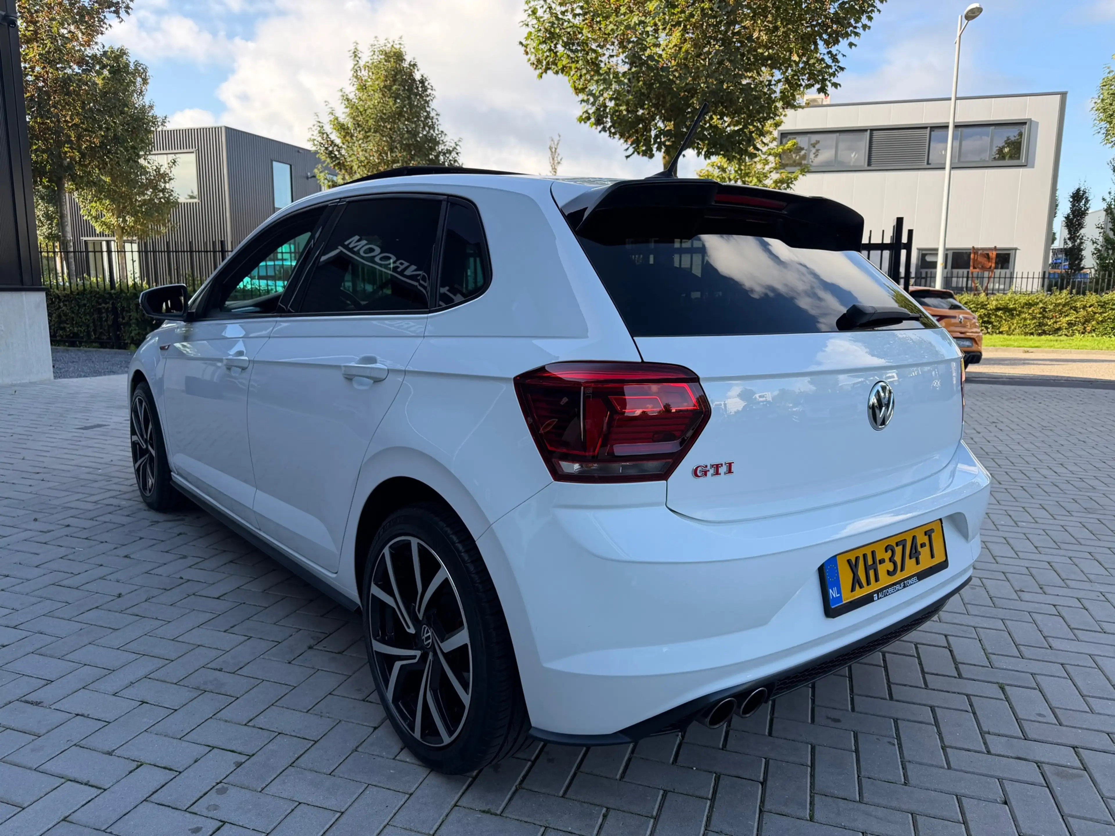Volkswagen Polo GTI 2.0 TSI DSG / Panorama / Beats / Virtual / Camera — photo 5