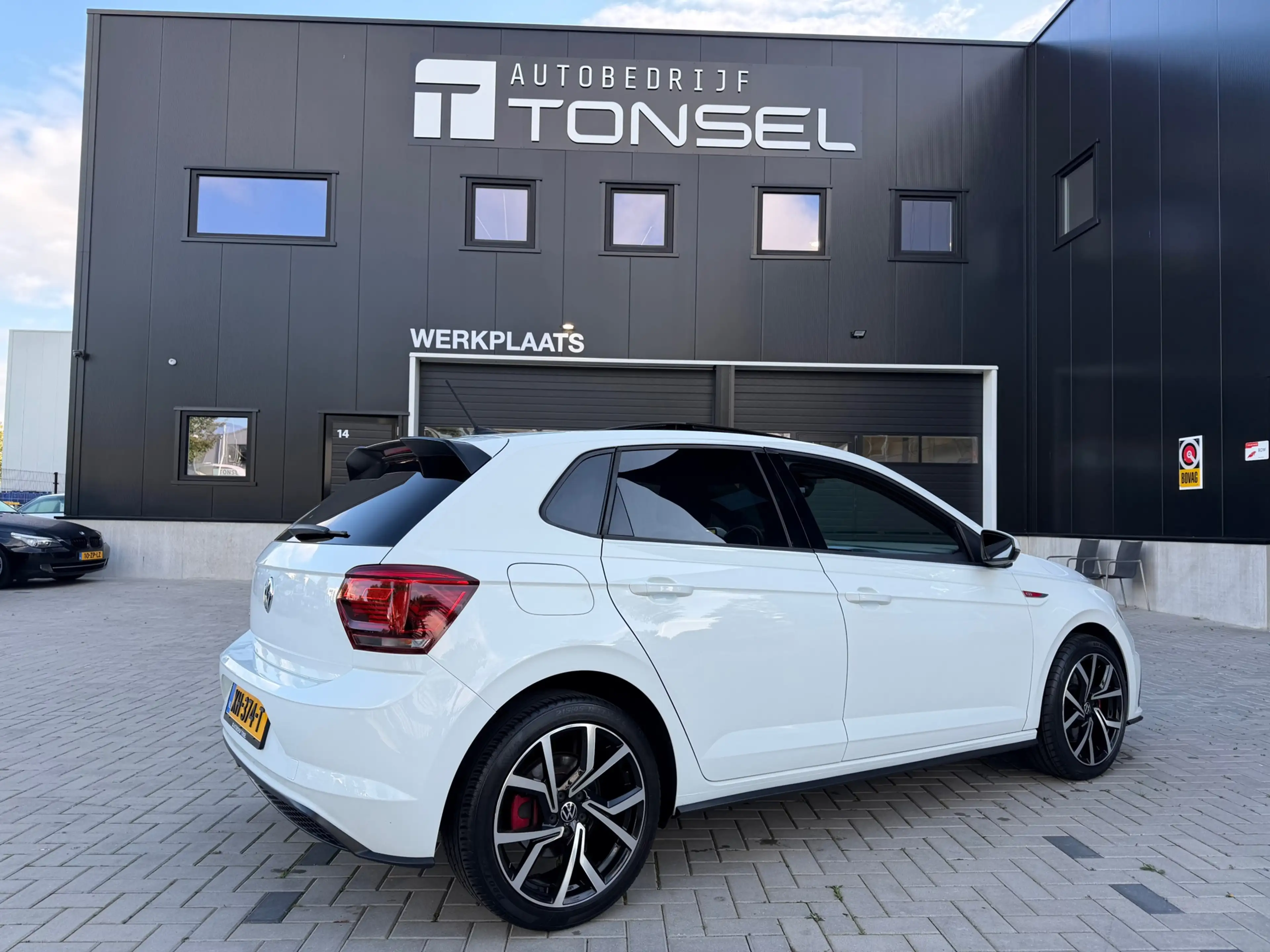 Volkswagen Polo GTI 2.0 TSI DSG / Panorama / Beats / Virtual / Camera — photo 8