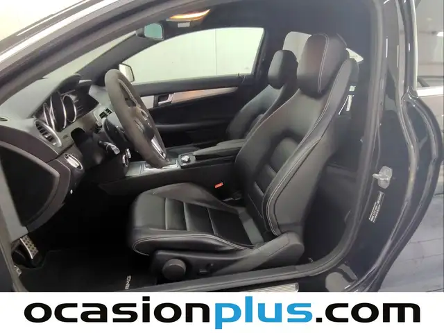 Mercedes-Benz C-Class view 9