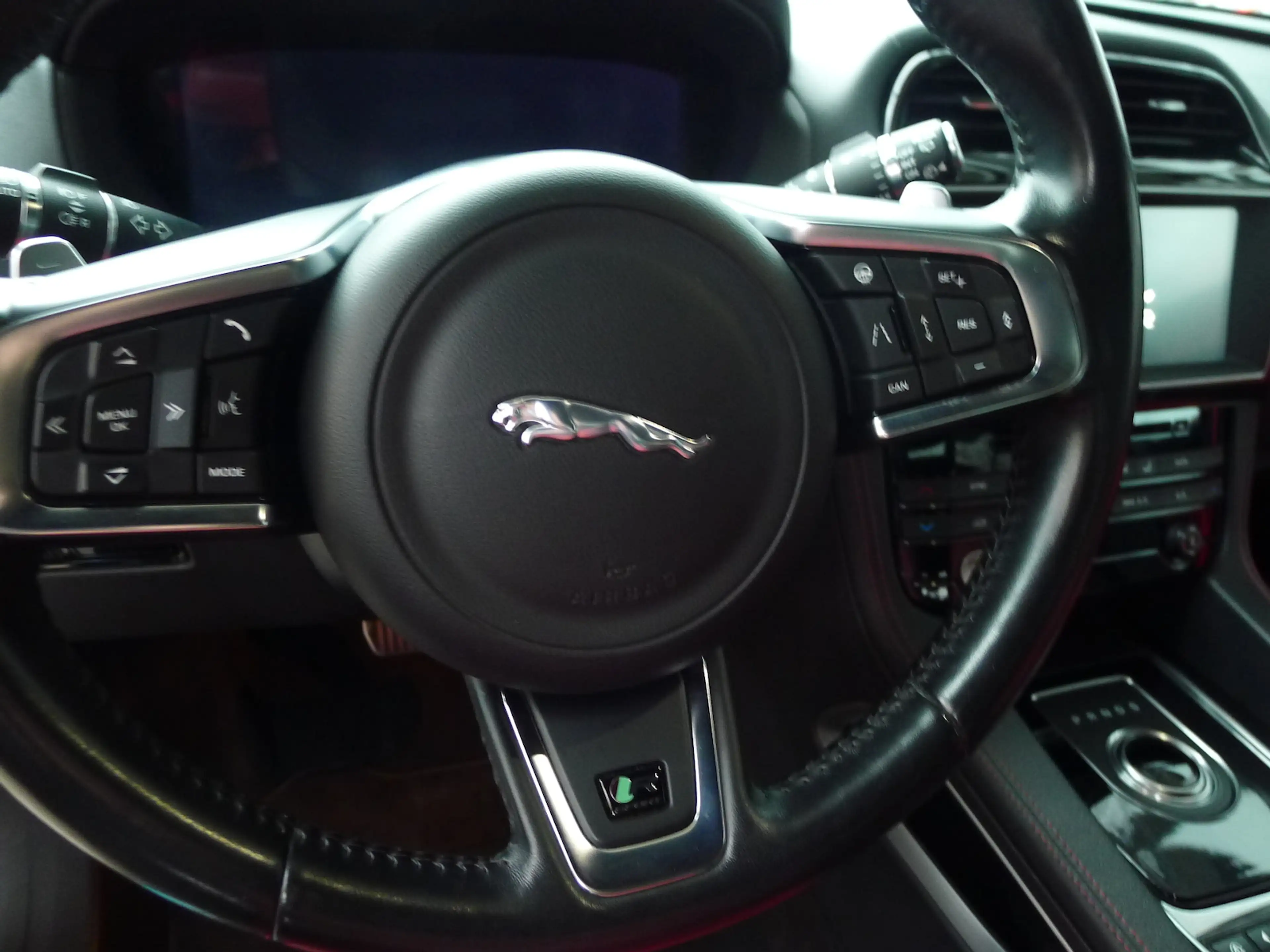 Jaguar F-Pace 300 AWD R Dynamic Voll/Voll/perfekt!! — photo 8