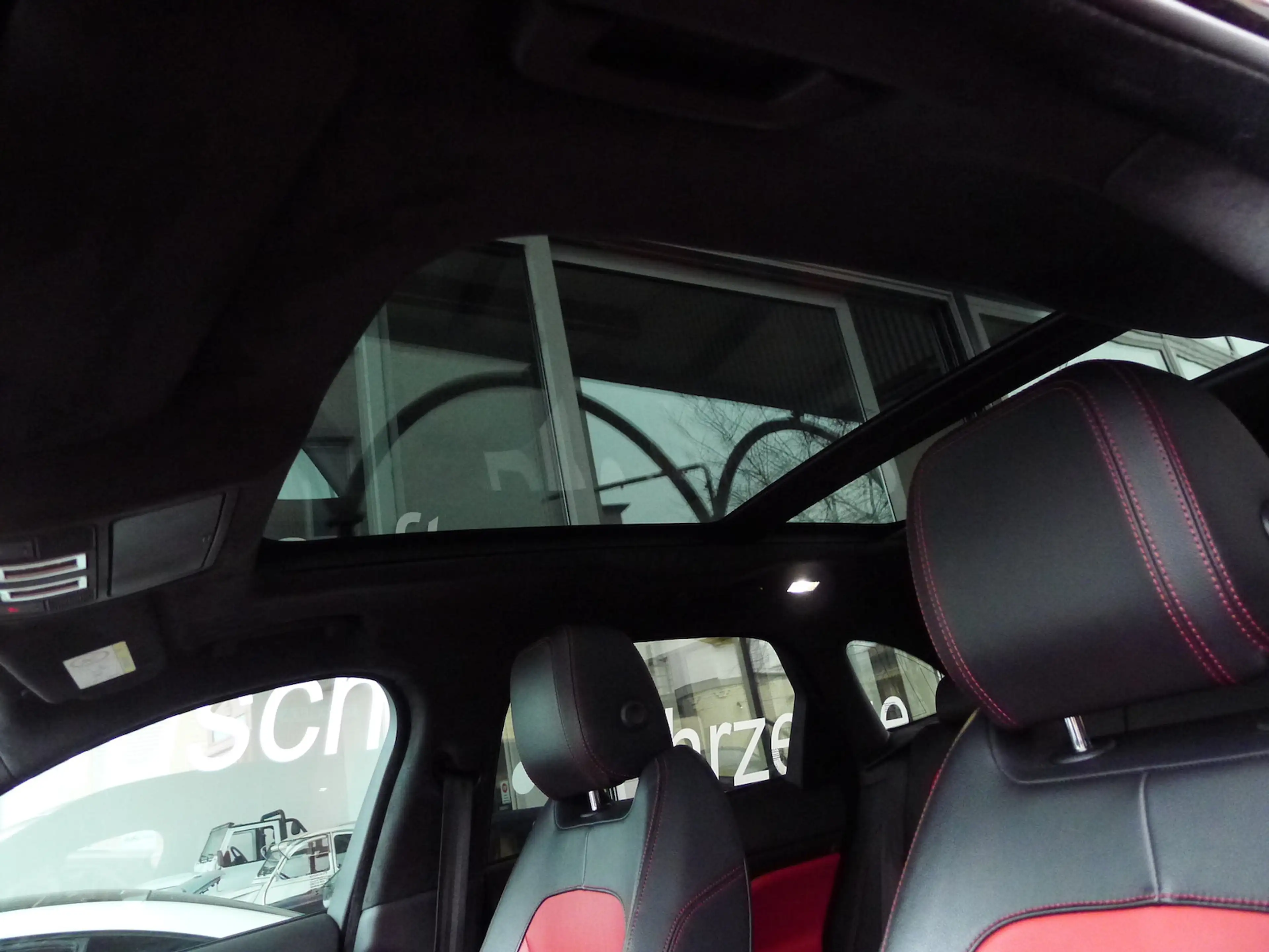 Jaguar F-Pace 300 AWD R Dynamic Voll/Voll/perfekt!! — photo 10