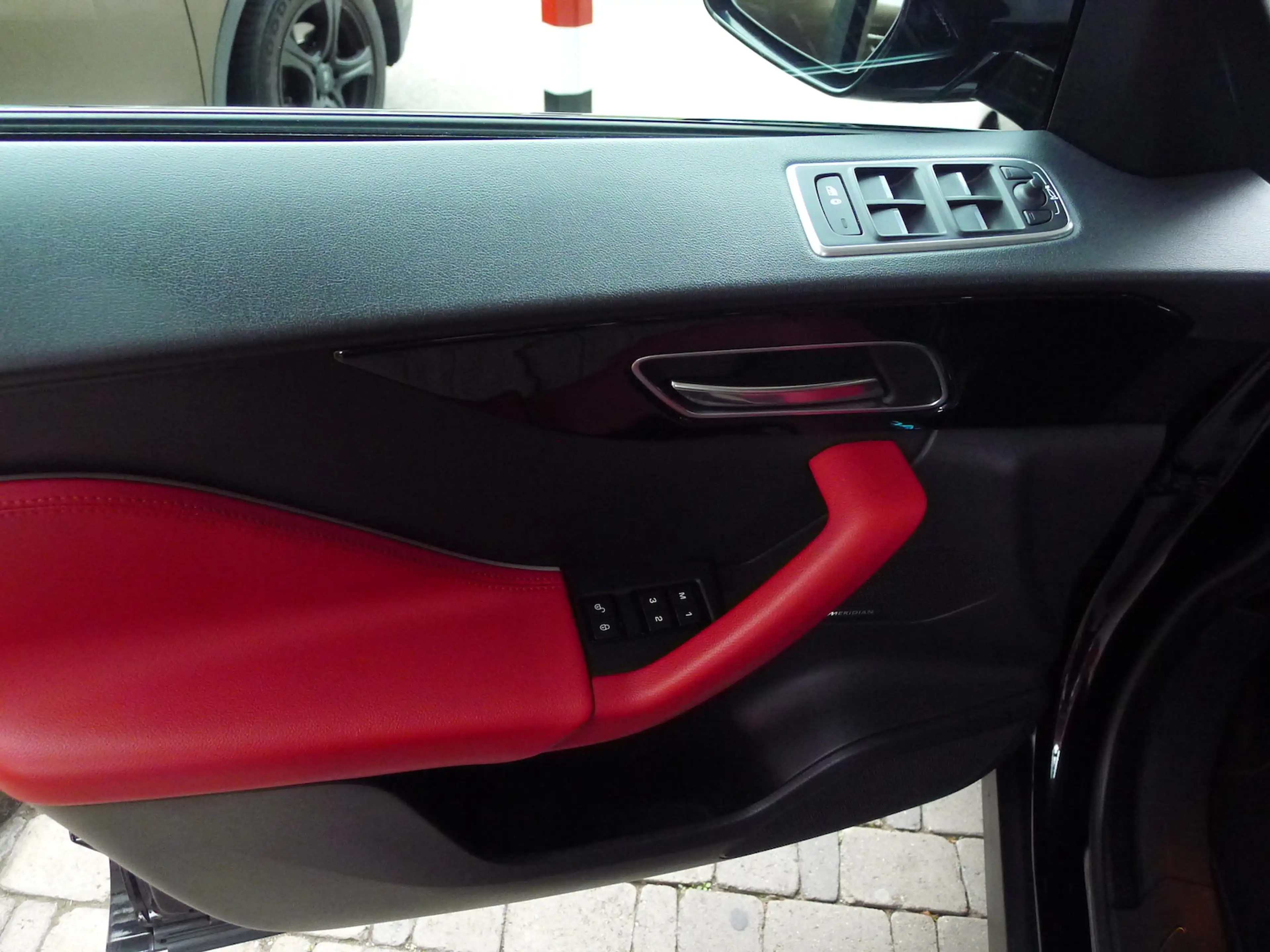 Jaguar F-Pace 300 AWD R Dynamic Voll/Voll/perfekt!! — photo 5