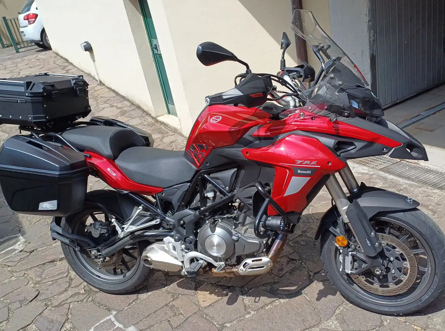 Benelli TRK 502 Stradale Rojo - 1