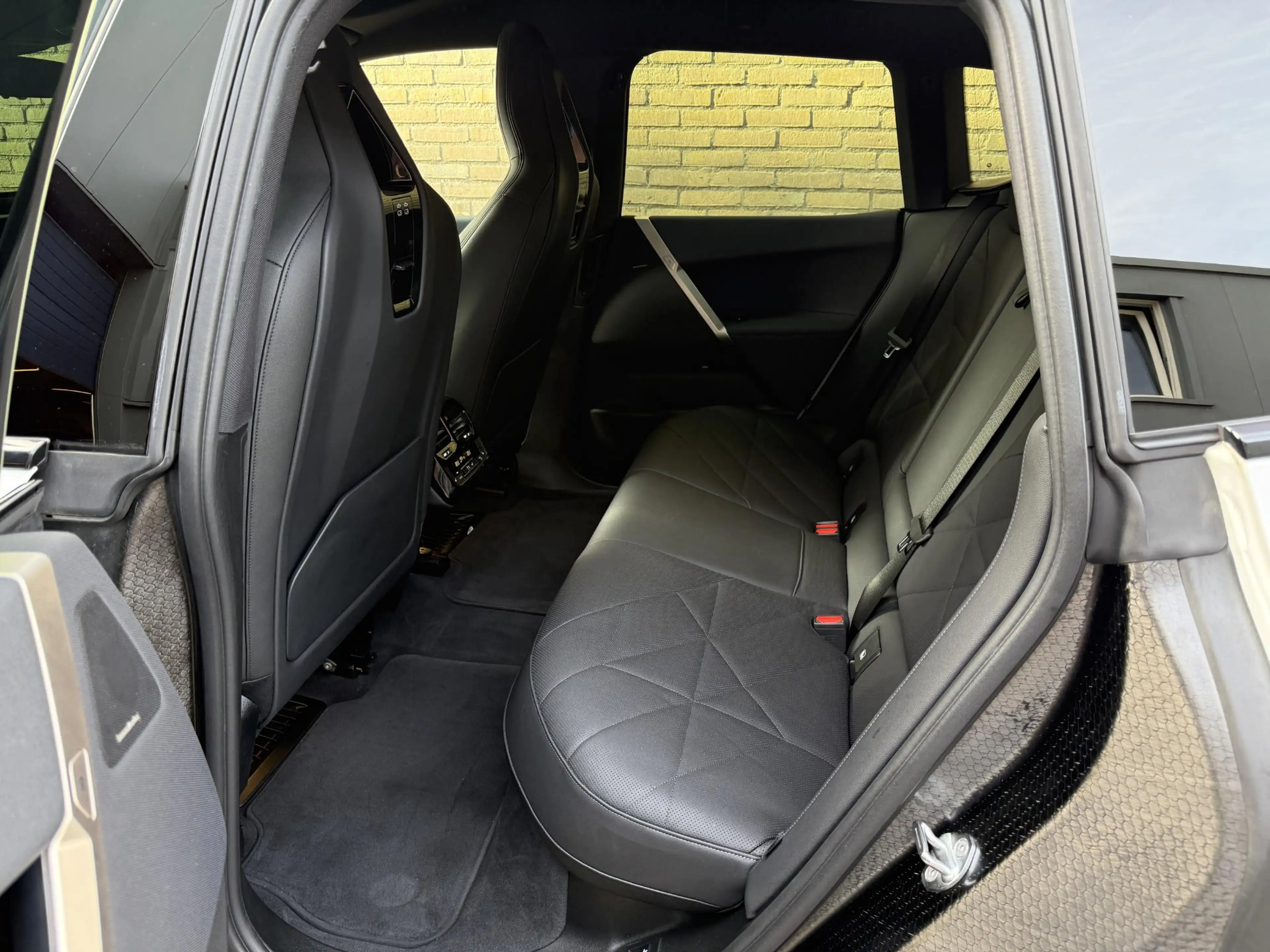 BMW iX xDrive40 Sportpakket 77kWh | SOH 98% | Sky Lounge — photo 20