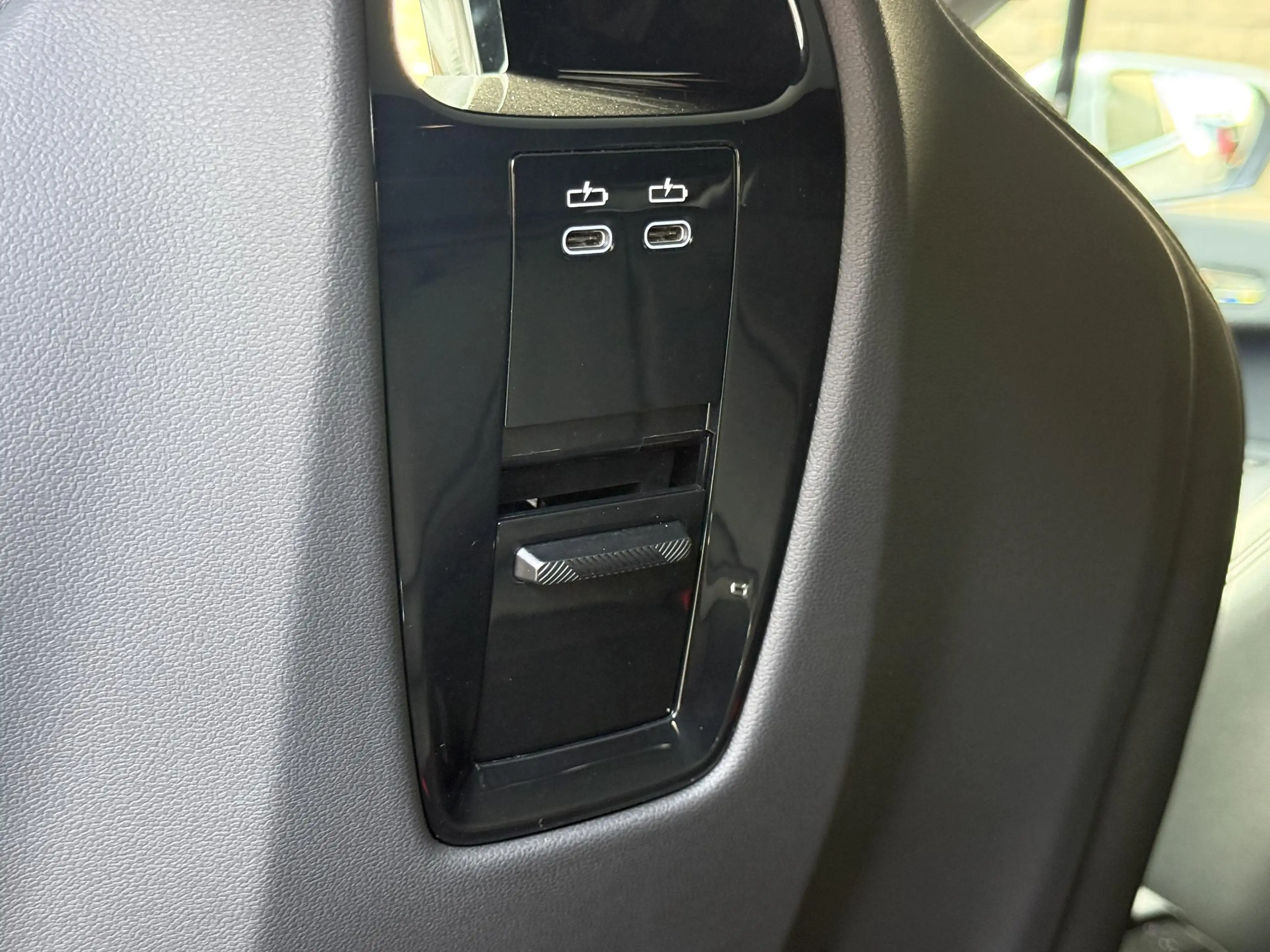 BMW iX xDrive40 Sportpakket 77kWh | SOH 98% | Sky Lounge — photo 33