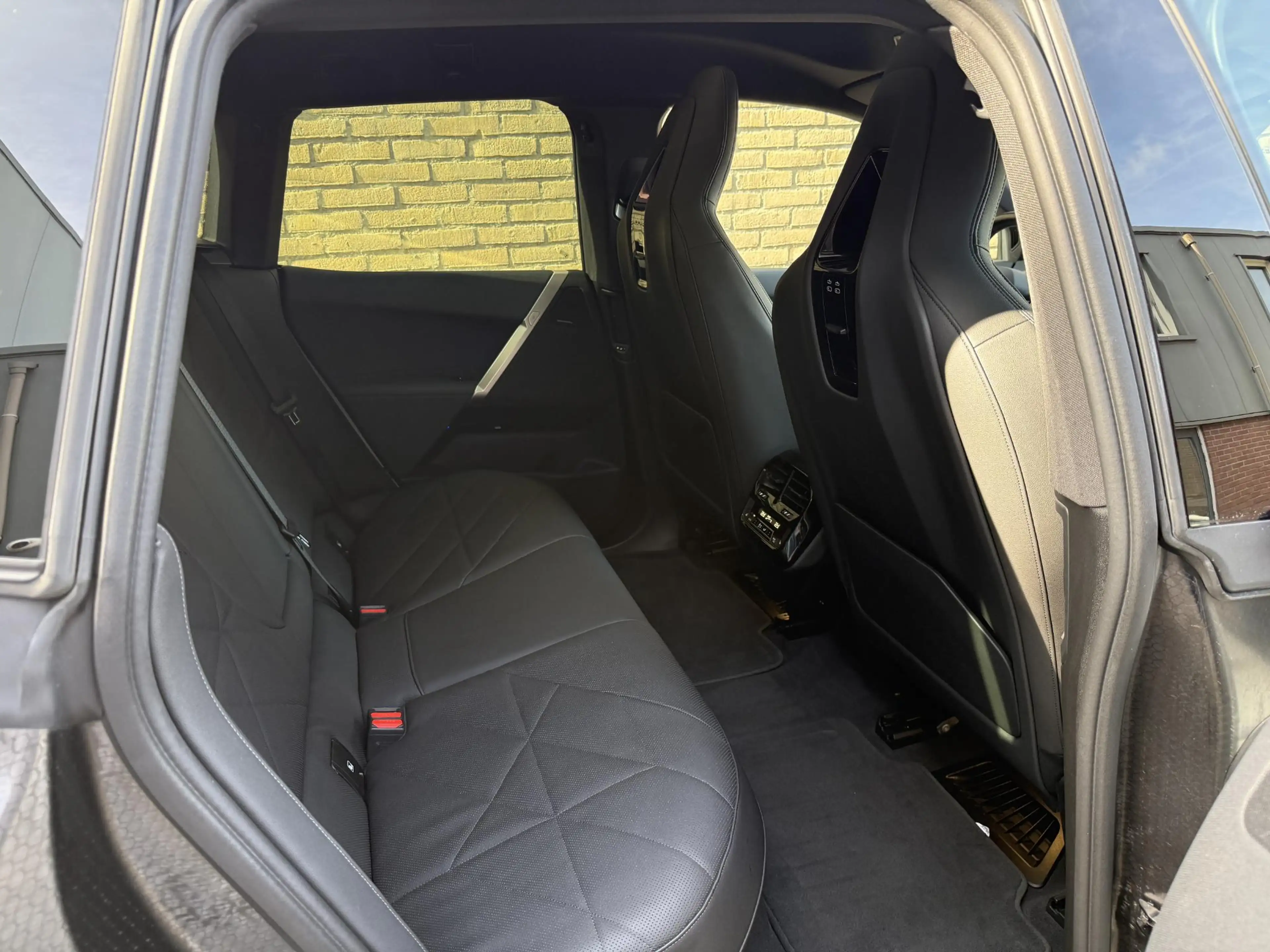 BMW iX xDrive40 Sportpakket 77kWh | SOH 98% | Sky Lounge — photo 21