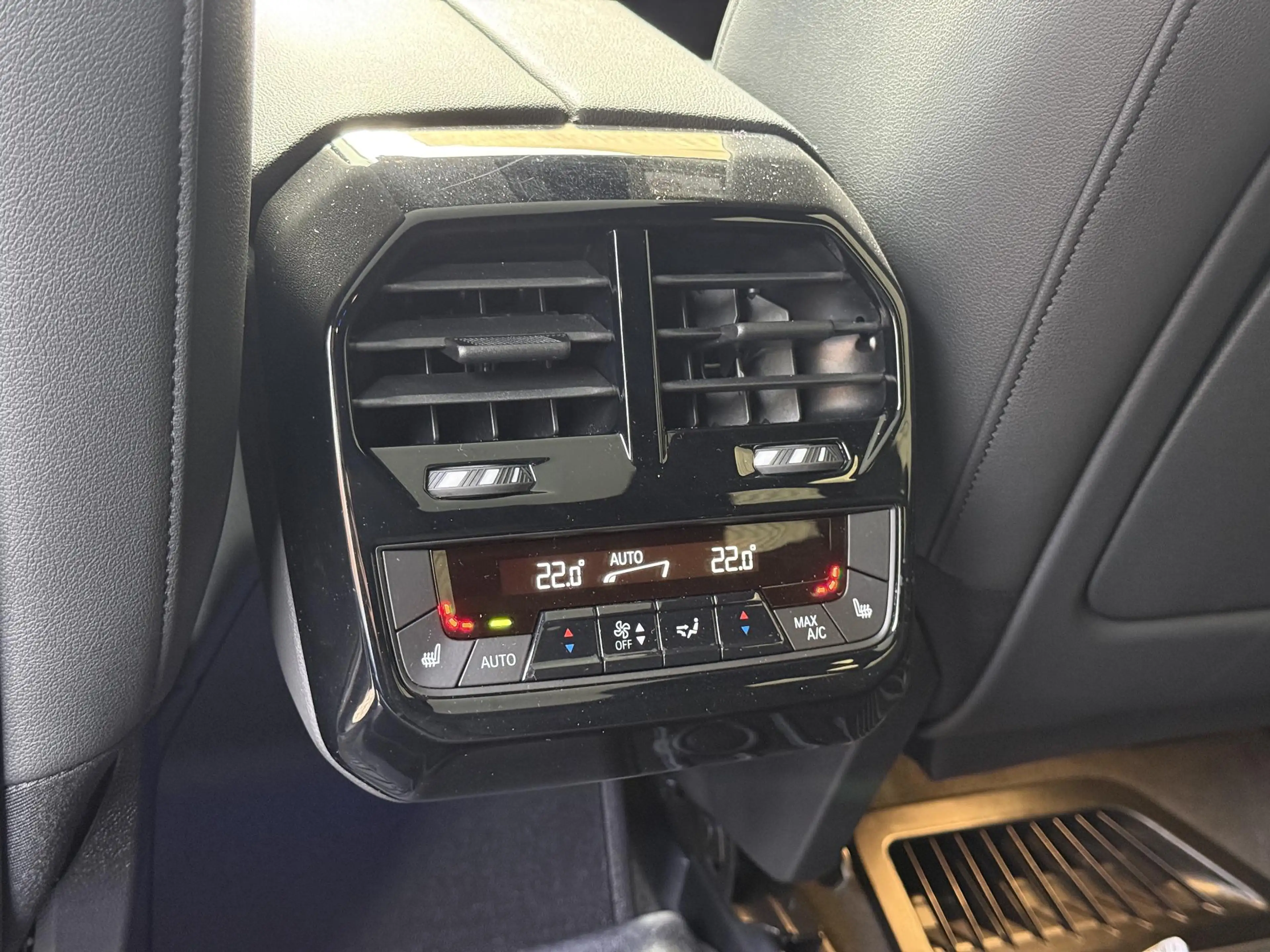 BMW iX xDrive40 Sportpakket 77kWh | SOH 98% | Sky Lounge — photo 34