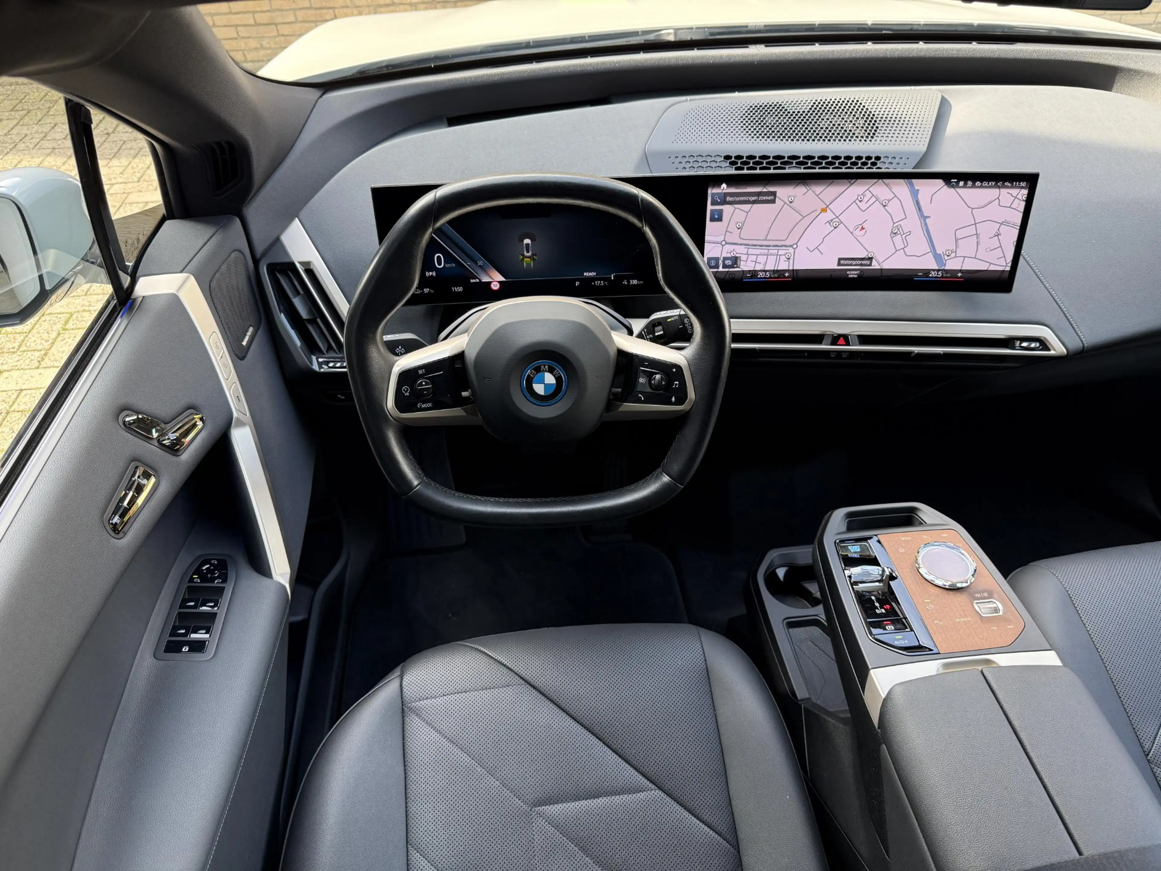 BMW iX xDrive40 Sportpakket 77kWh | SOH 98% | Sky Lounge — photo 3