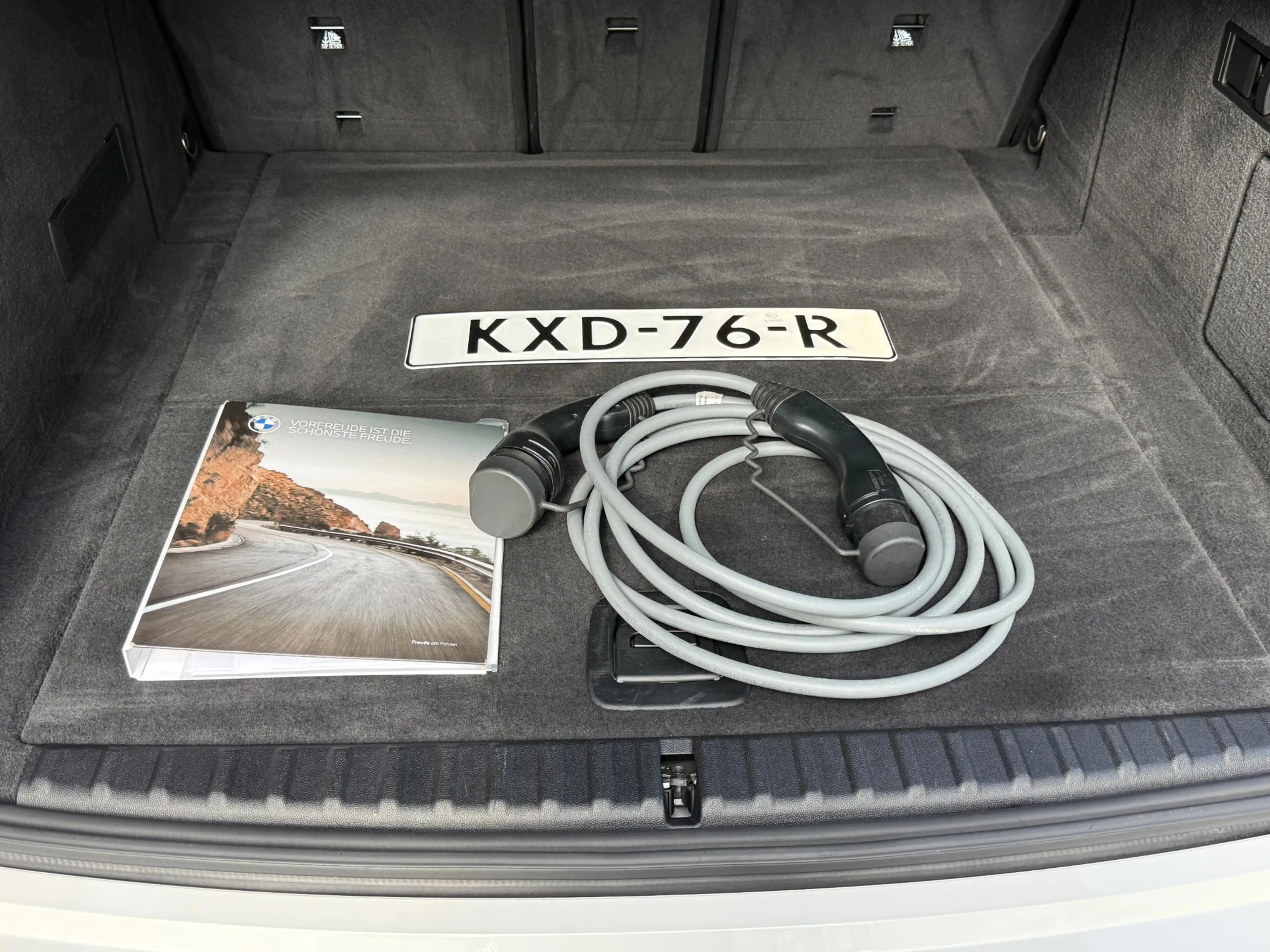 BMW iX xDrive40 Sportpakket 77kWh | SOH 98% | Sky Lounge — photo 48