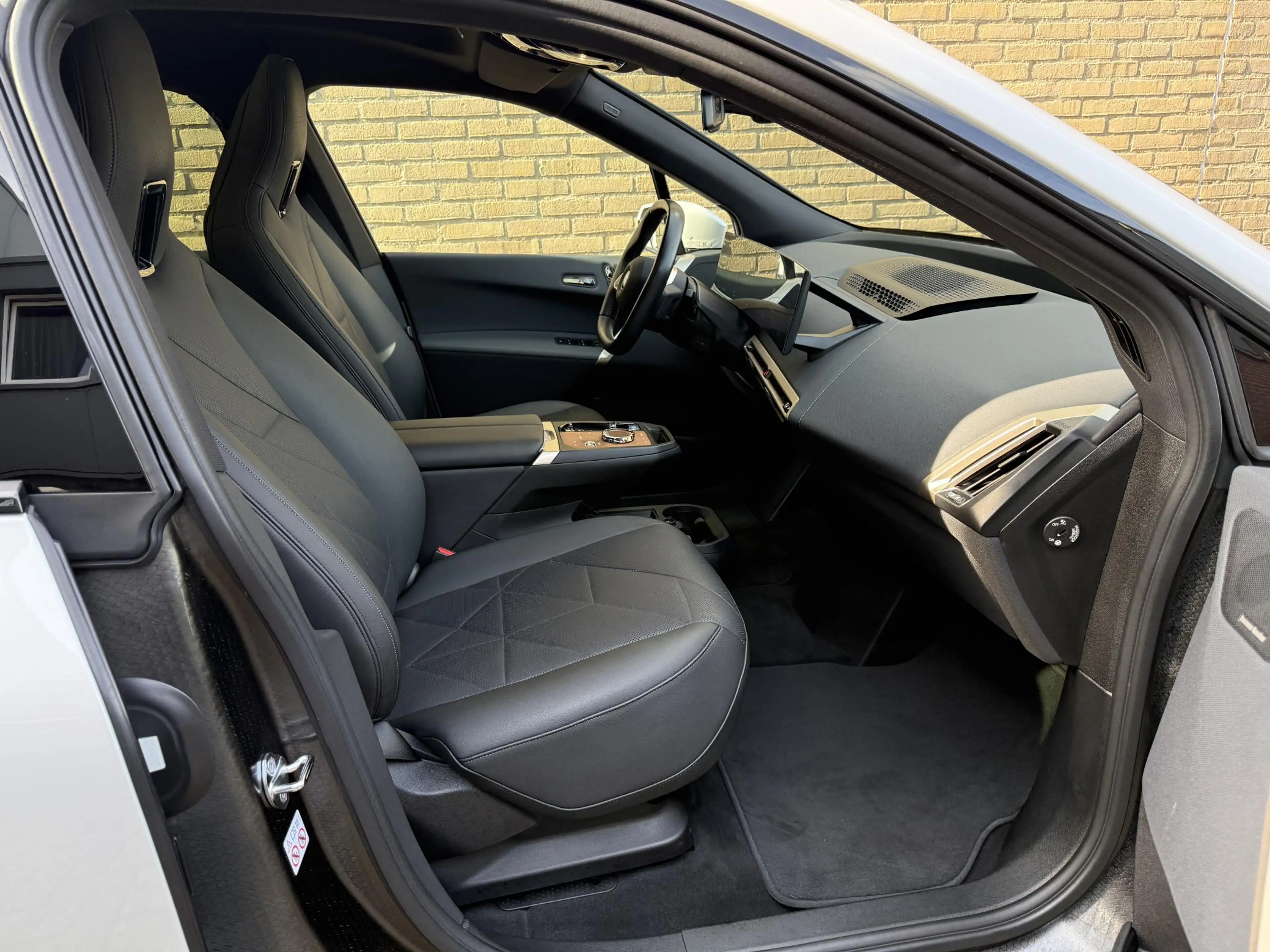 BMW iX xDrive40 Sportpakket 77kWh | SOH 98% | Sky Lounge — photo 22
