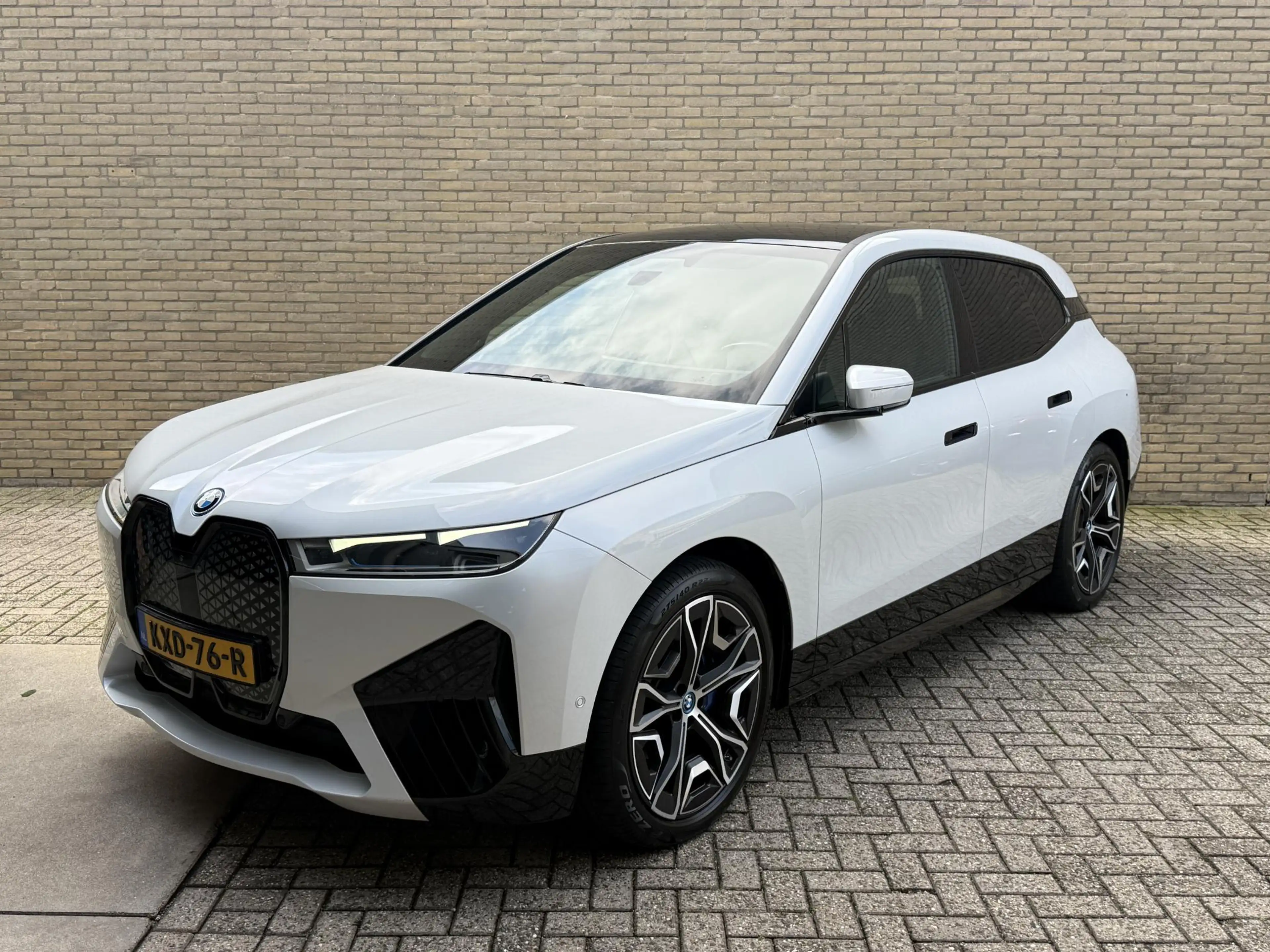 BMW iX xDrive40 Sportpakket 77kWh | SOH 98% | Sky Lounge — photo 36
