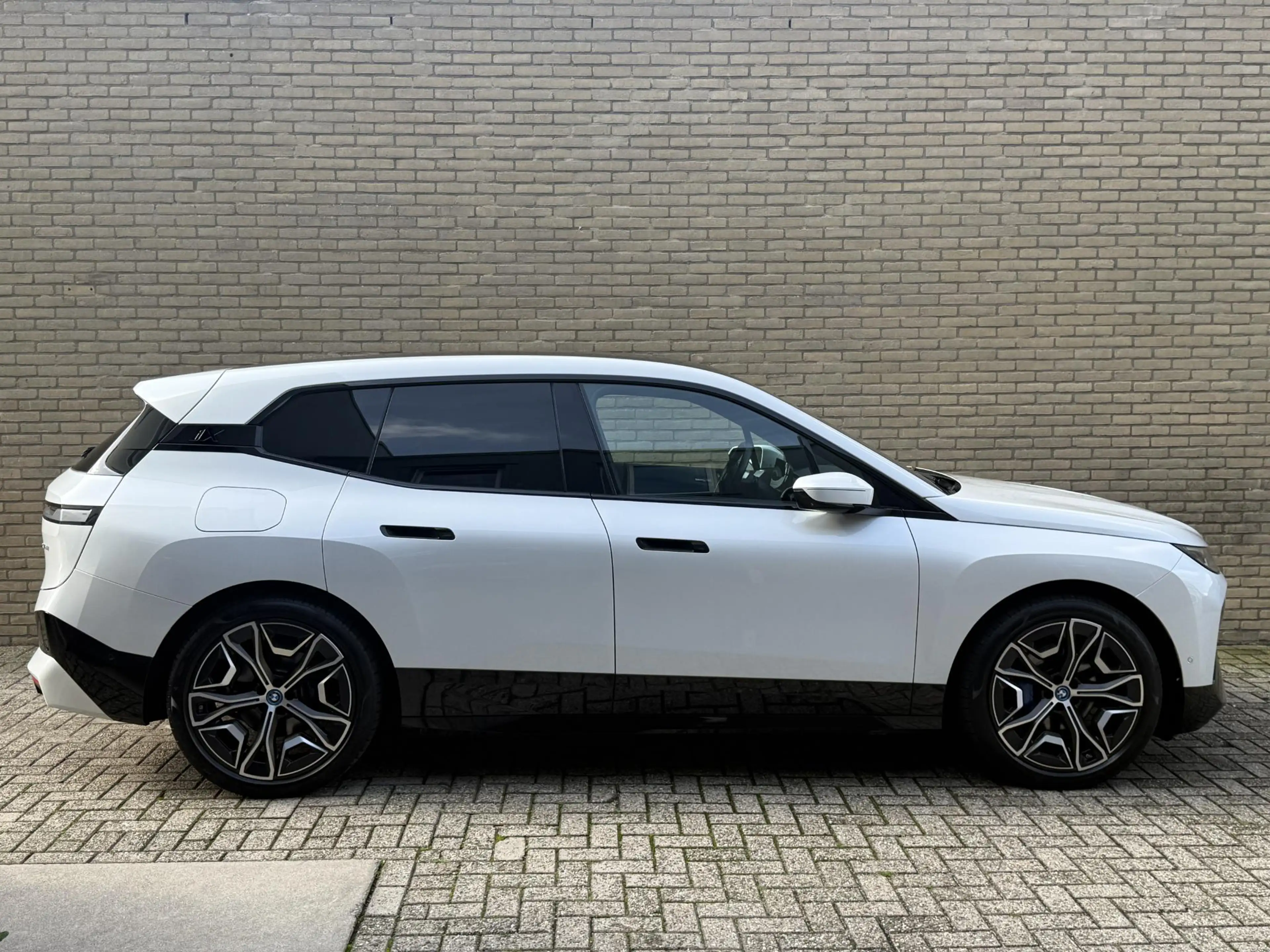 BMW iX xDrive40 Sportpakket 77kWh | SOH 98% | Sky Lounge — photo 41