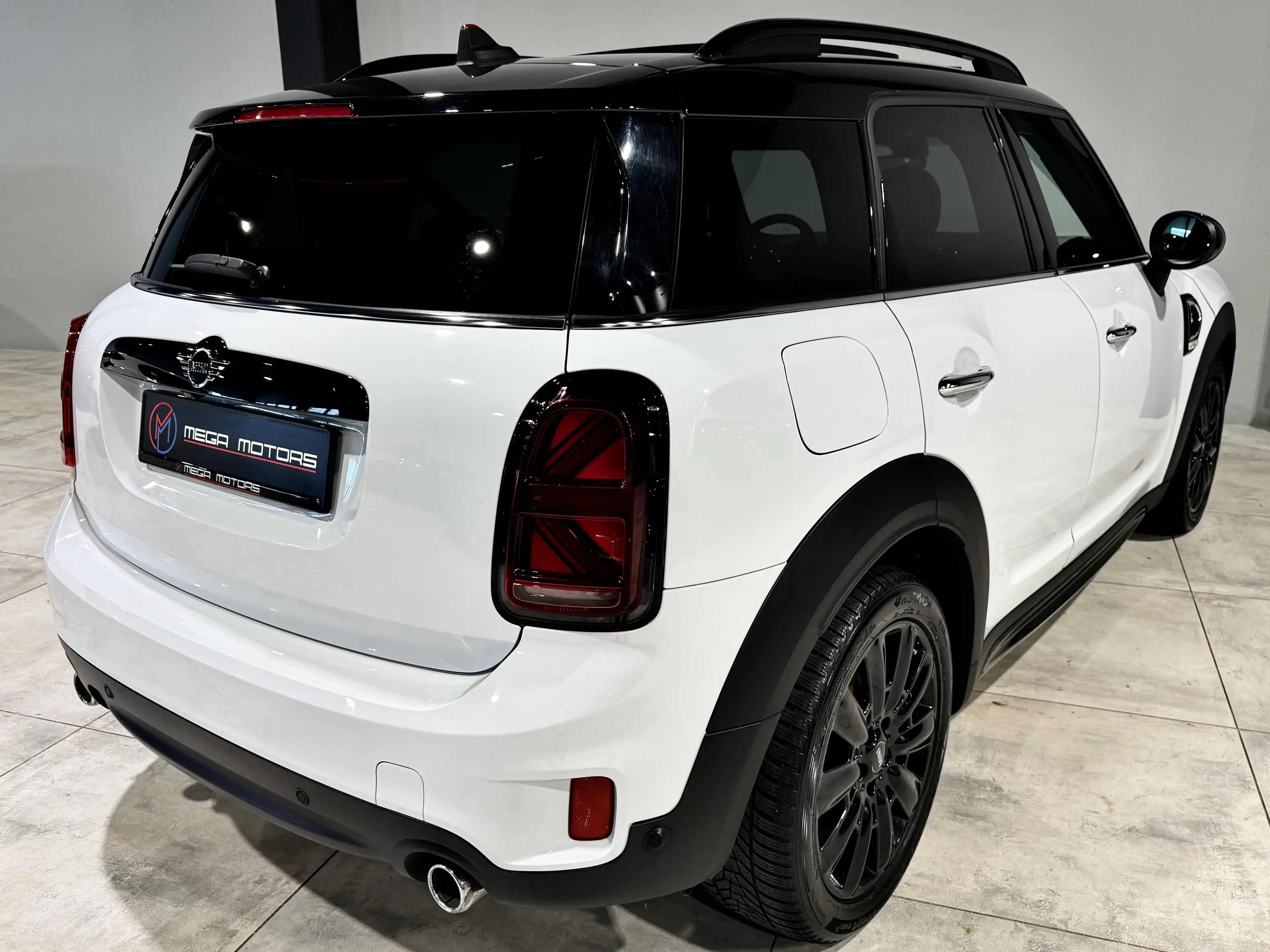 MINI Cooper S Countryman 2.0i TURBO 163CV ALL4 B.AUTO NAVi PANO CUiR JA18" — photo 4