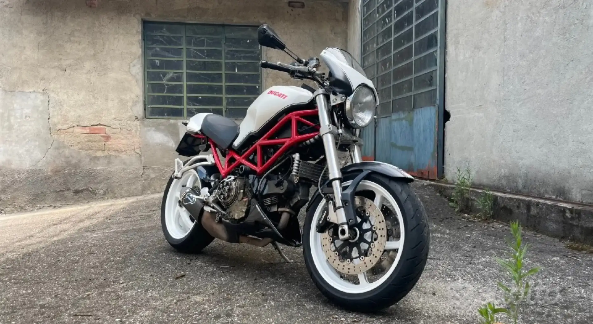 Ducati Monster S2R rs Wit - 1