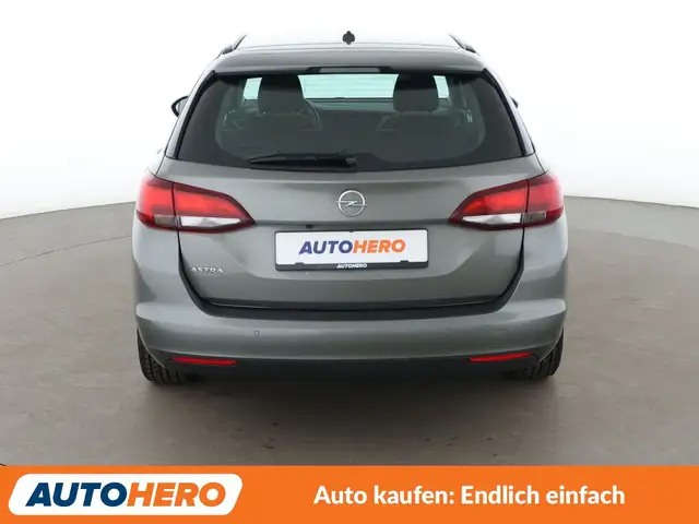 Opel Astra view 5