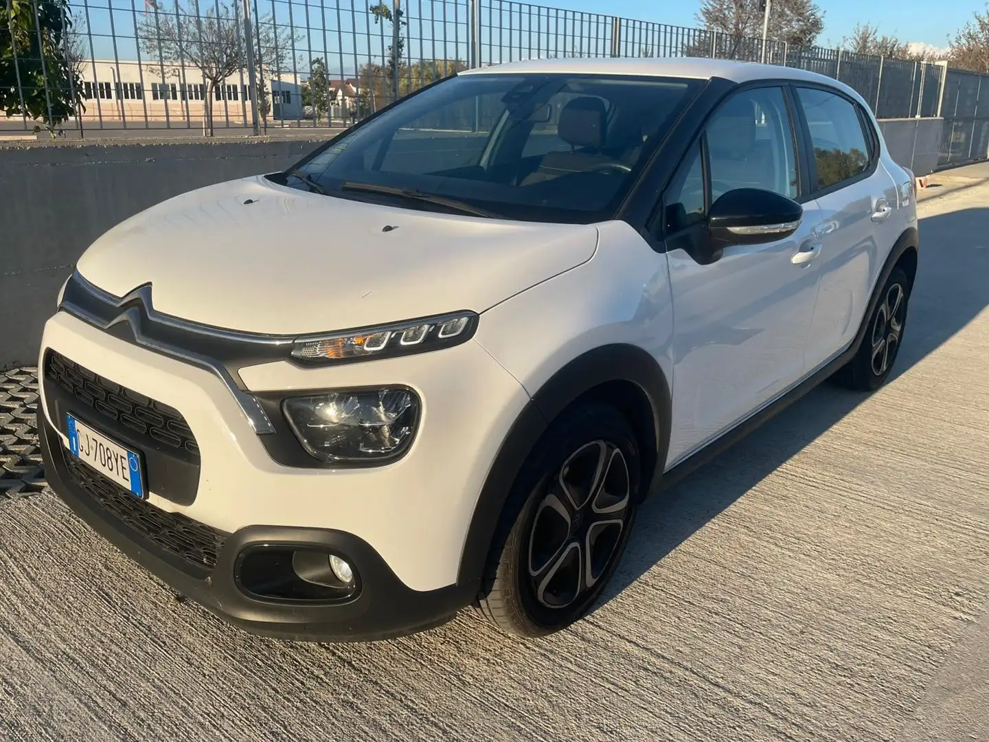Citroen C3 C3 III 2017 1.5 bluehdi Feel Pack s Bianco - 1