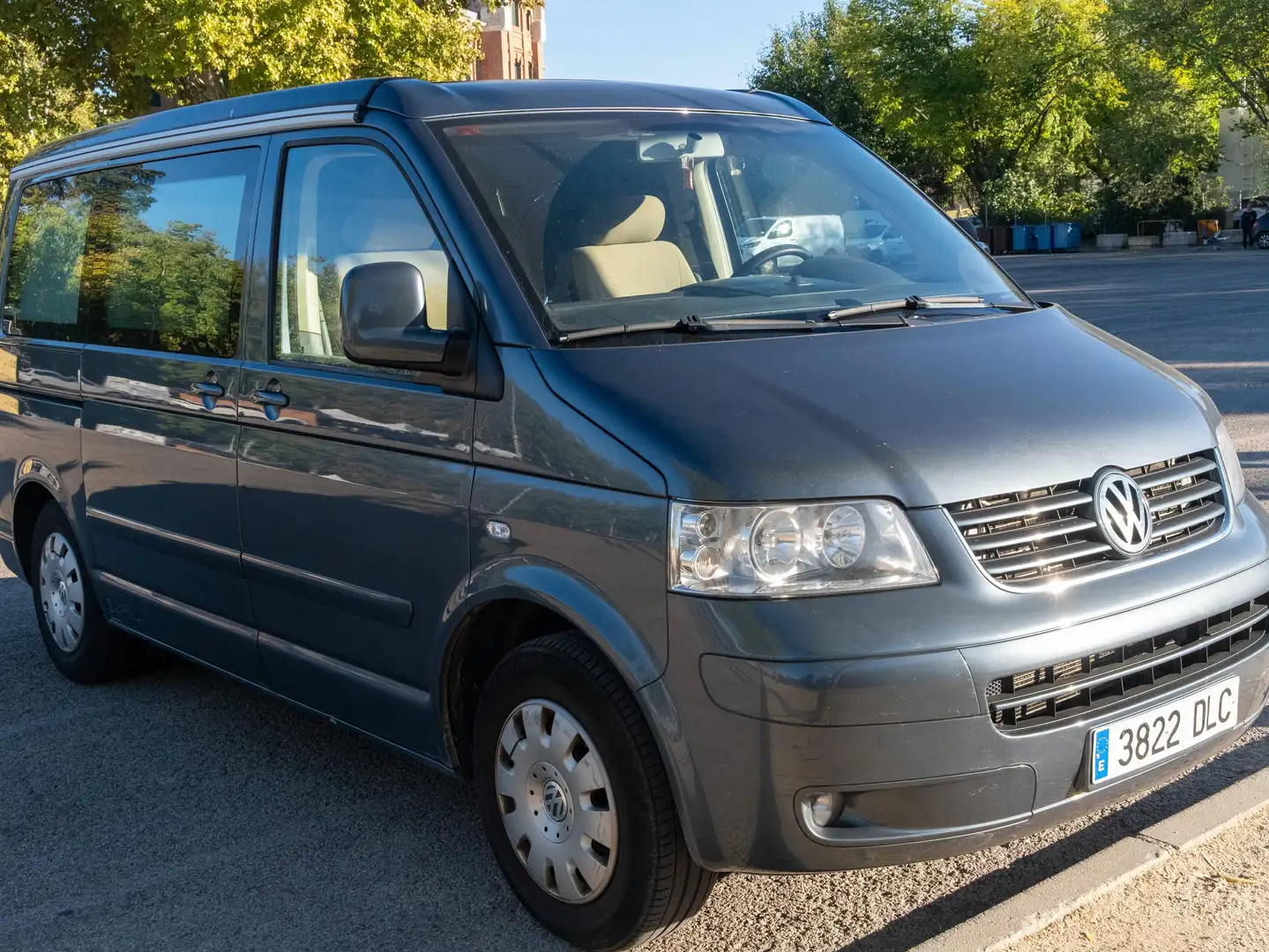 Volkswagen T5 California 2.5 TDI 130 CV Gris - 1
