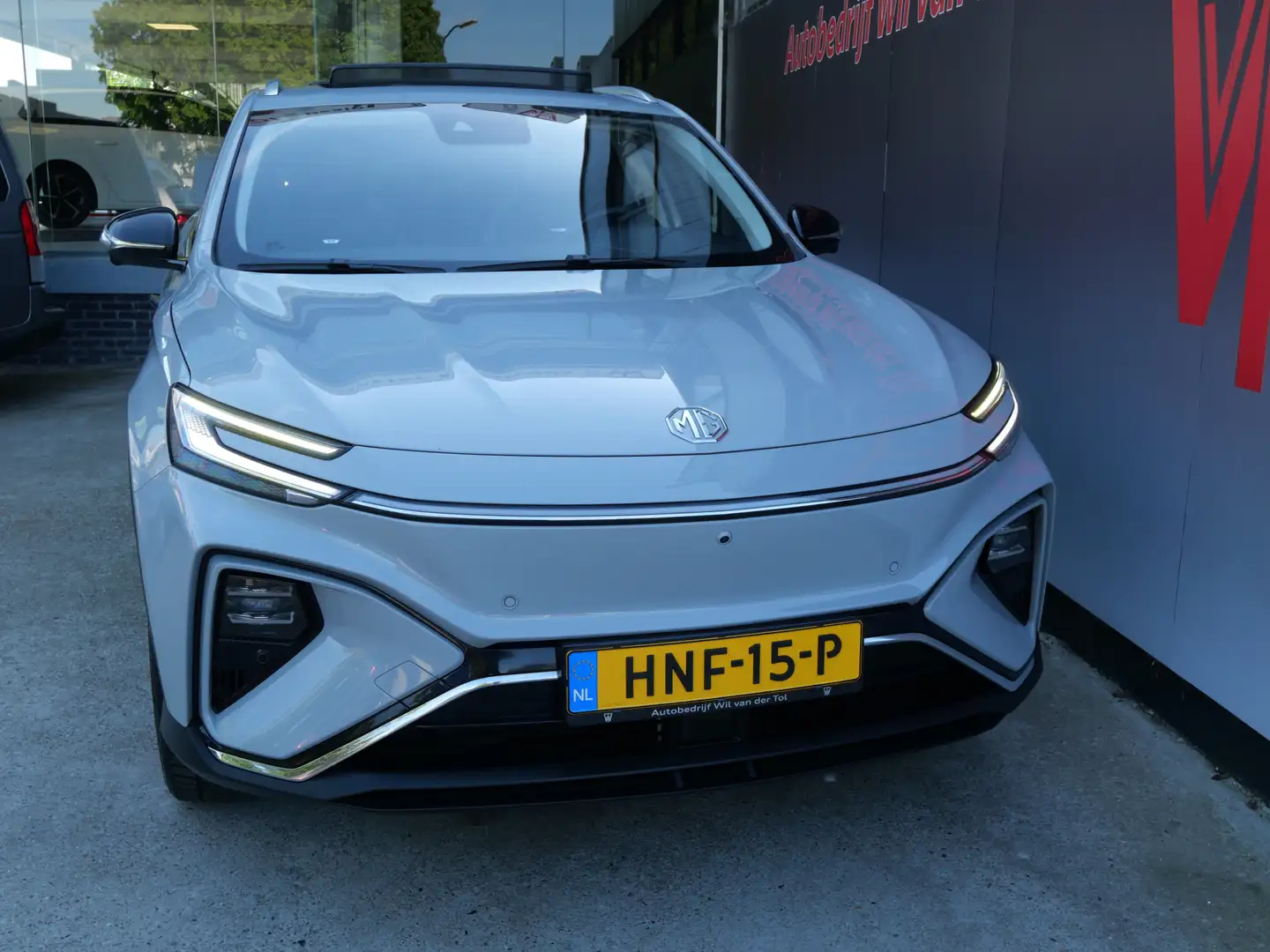 MG Marvel R LUXURY 70 kWh | A.C.C | PANORAMA | LEER | 360 CAME Šedá - 2