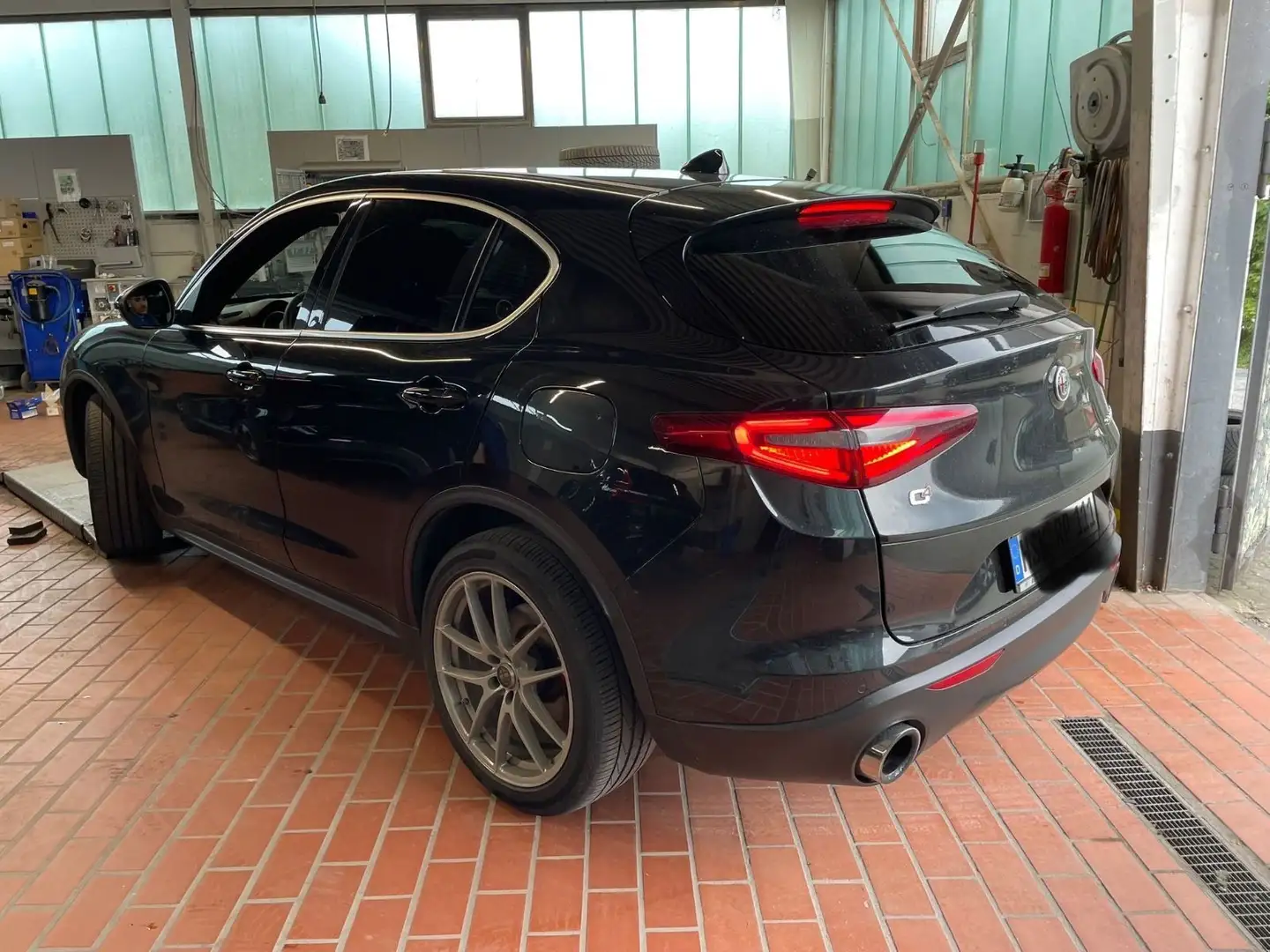 Alfa Romeo Stelvio Super Q4 AT8 Leder Pano ACC Spur Schwarz - 2