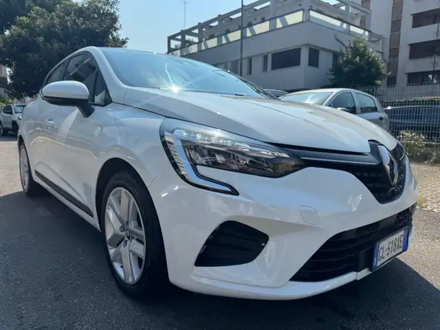 Renault Clio view 3