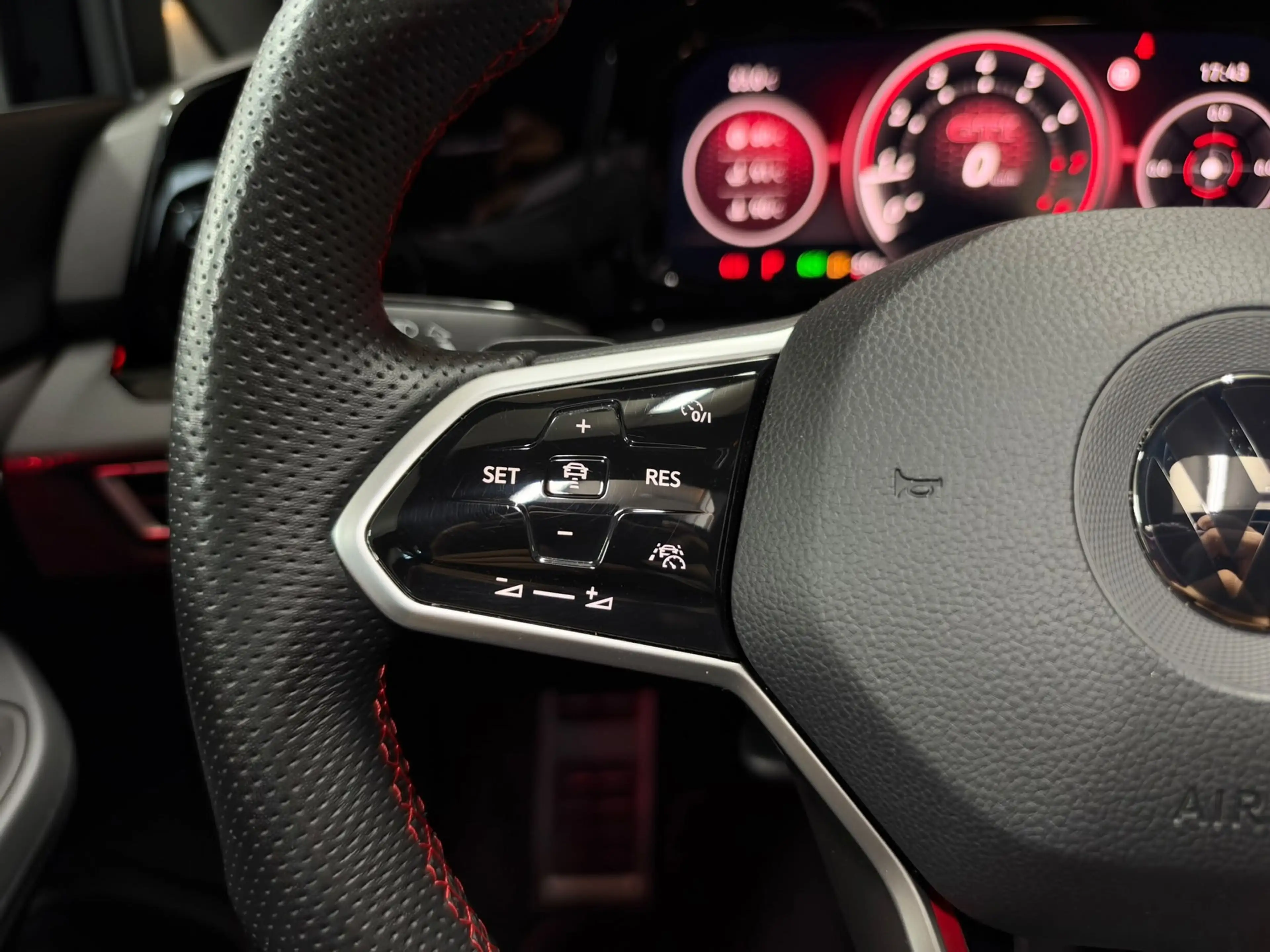 Volkswagen Golf GTI 2.0 TSI Clubsport 45 Jahre|Pano|CAM|H&K|IQ|Keyless — photo 26