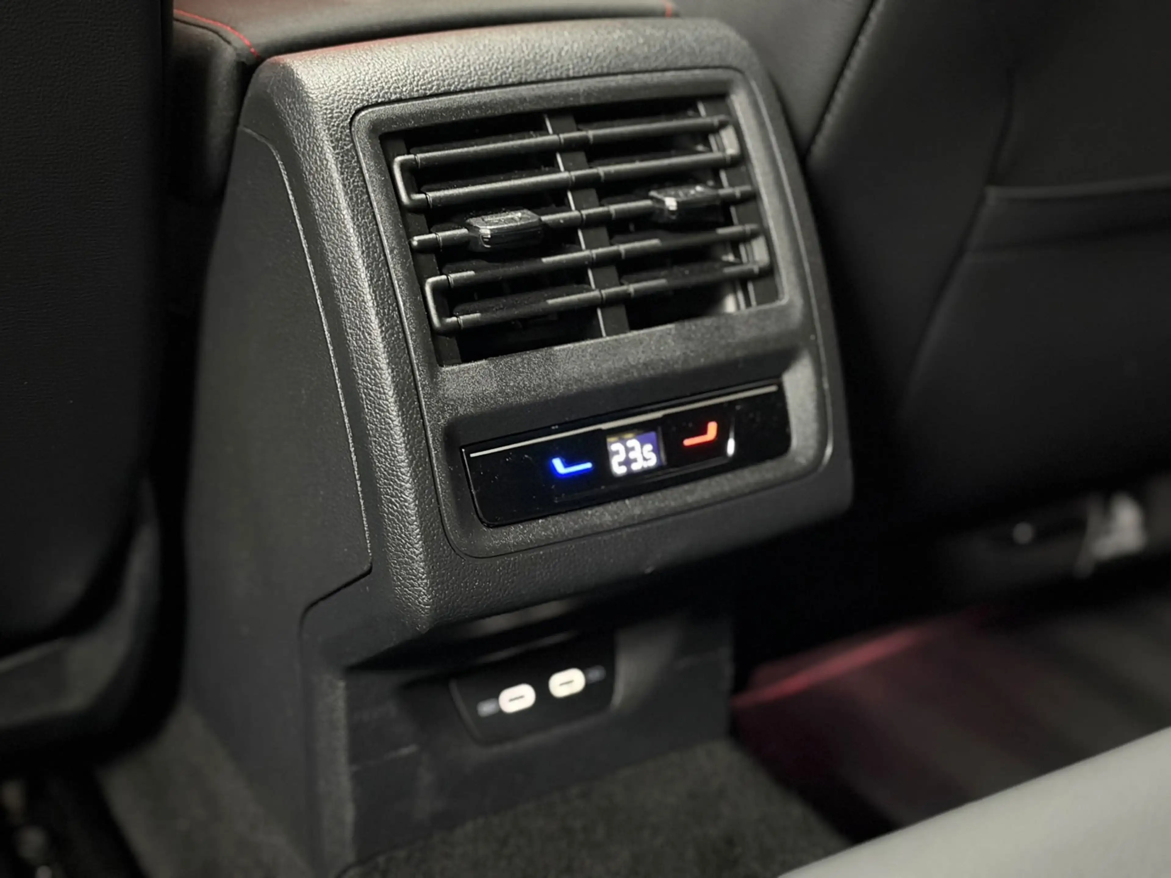 Volkswagen Golf GTI 2.0 TSI Clubsport 45 Jahre|Pano|CAM|H&K|IQ|Keyless — photo 34