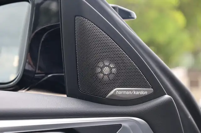 BMW M4 view 11