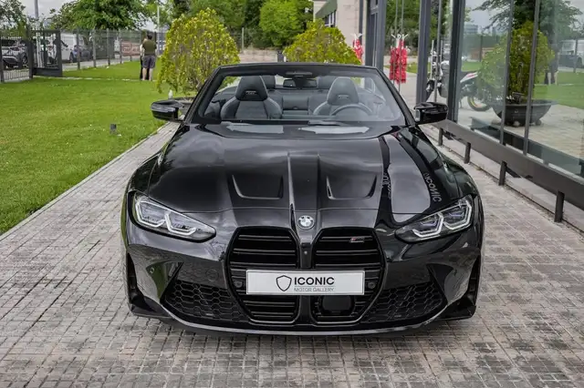 BMW M4 view 5