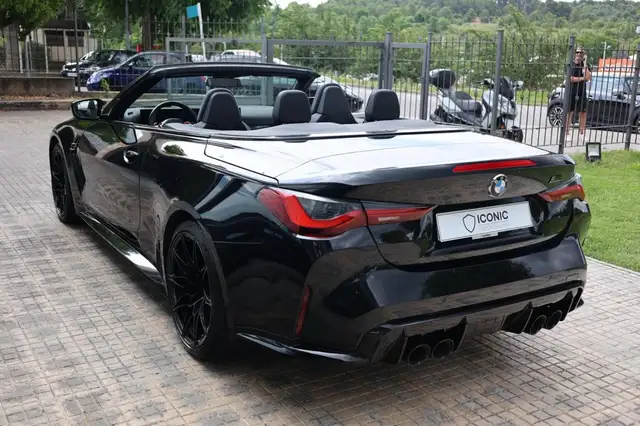 BMW M4 view 8