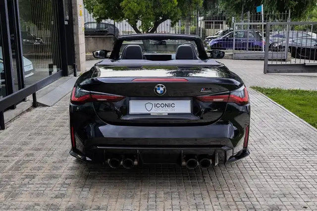 BMW M4 view 6