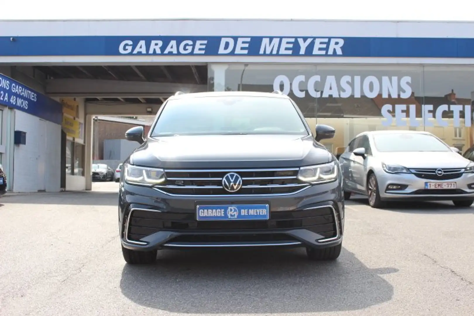 Volkswagen Tiguan Tiguan 2.0 TDI SCR R-Line DSG Grijs - 2