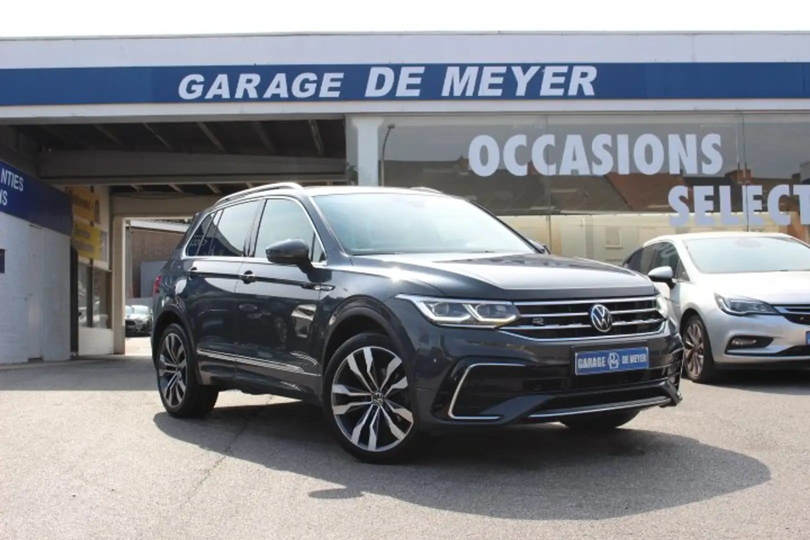 Volkswagen Tiguan Tiguan 2.0 TDI SCR R-Line DSG Grijs - 1