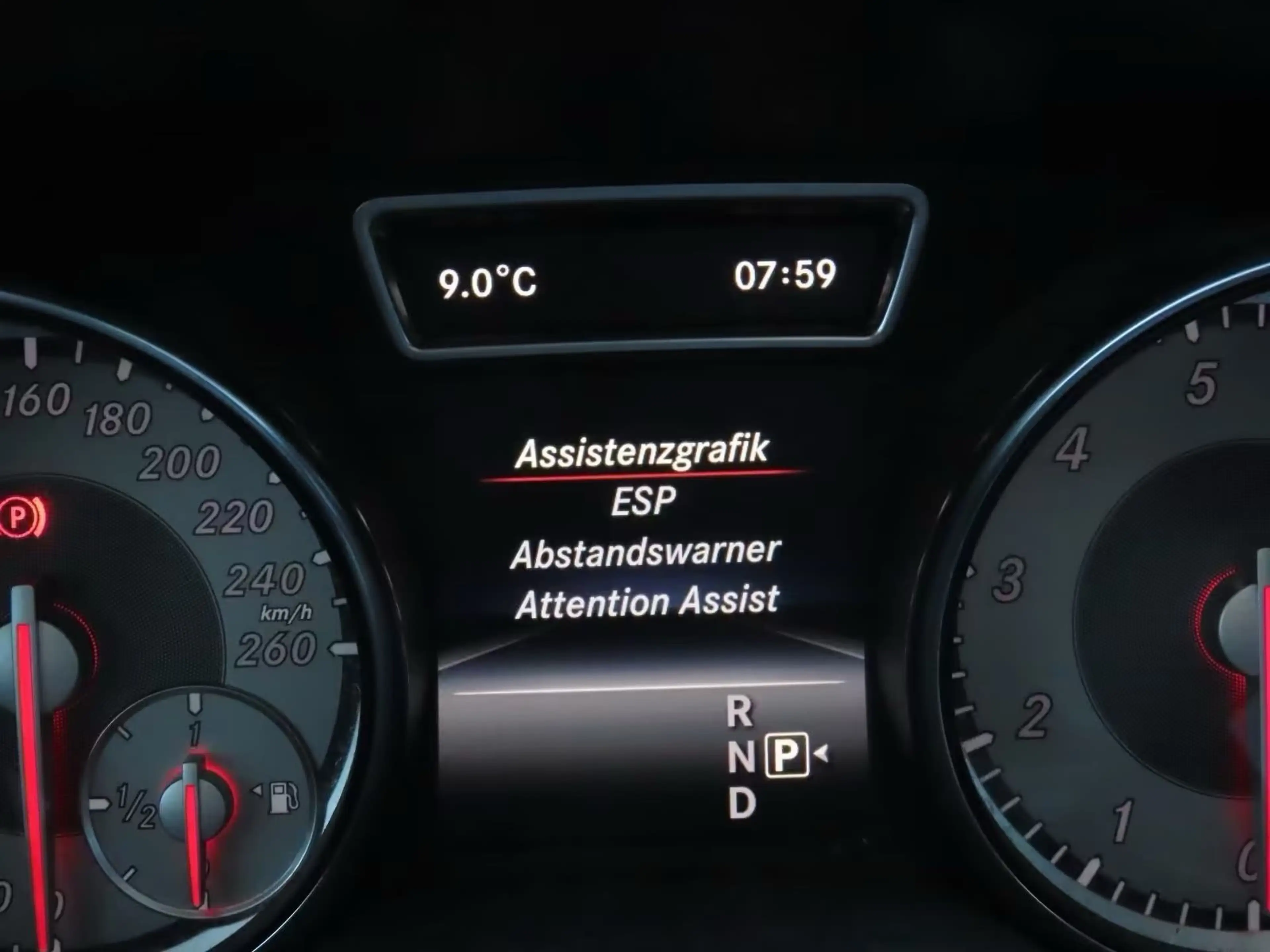 Mercedes-Benz CLA 200 Edition 1 Autom. Leder Klima — photo 11