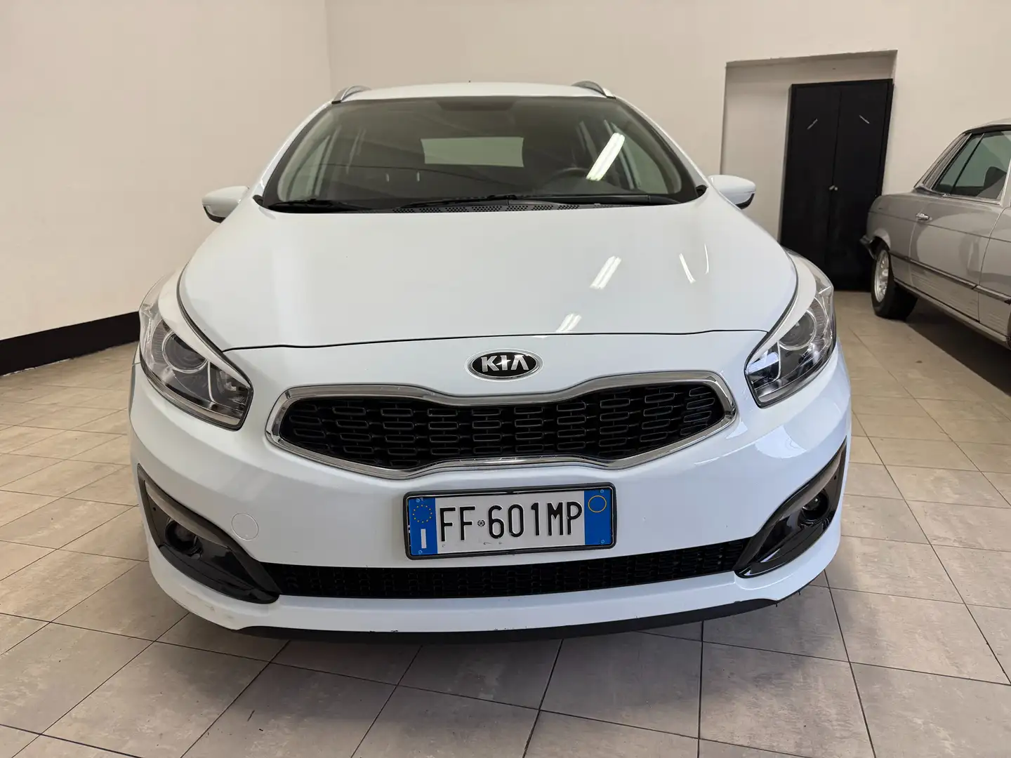 Kia Ceed / cee'd Ceed SW 1.6 crdi Active 110cv Blanc - 1