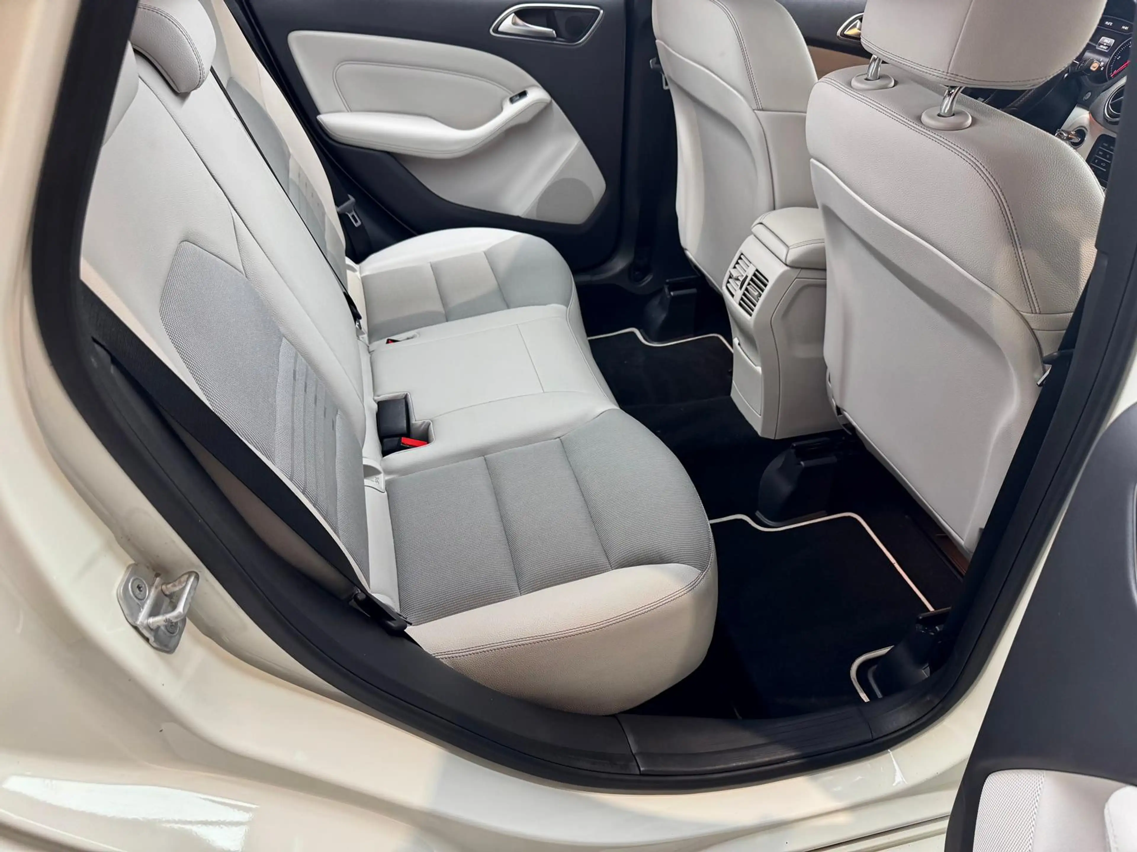 Mercedes-Benz B 200 CDI 4Matic 2.1 CDI+NAVI+LED+AHK+KLIMA+ — photo 17