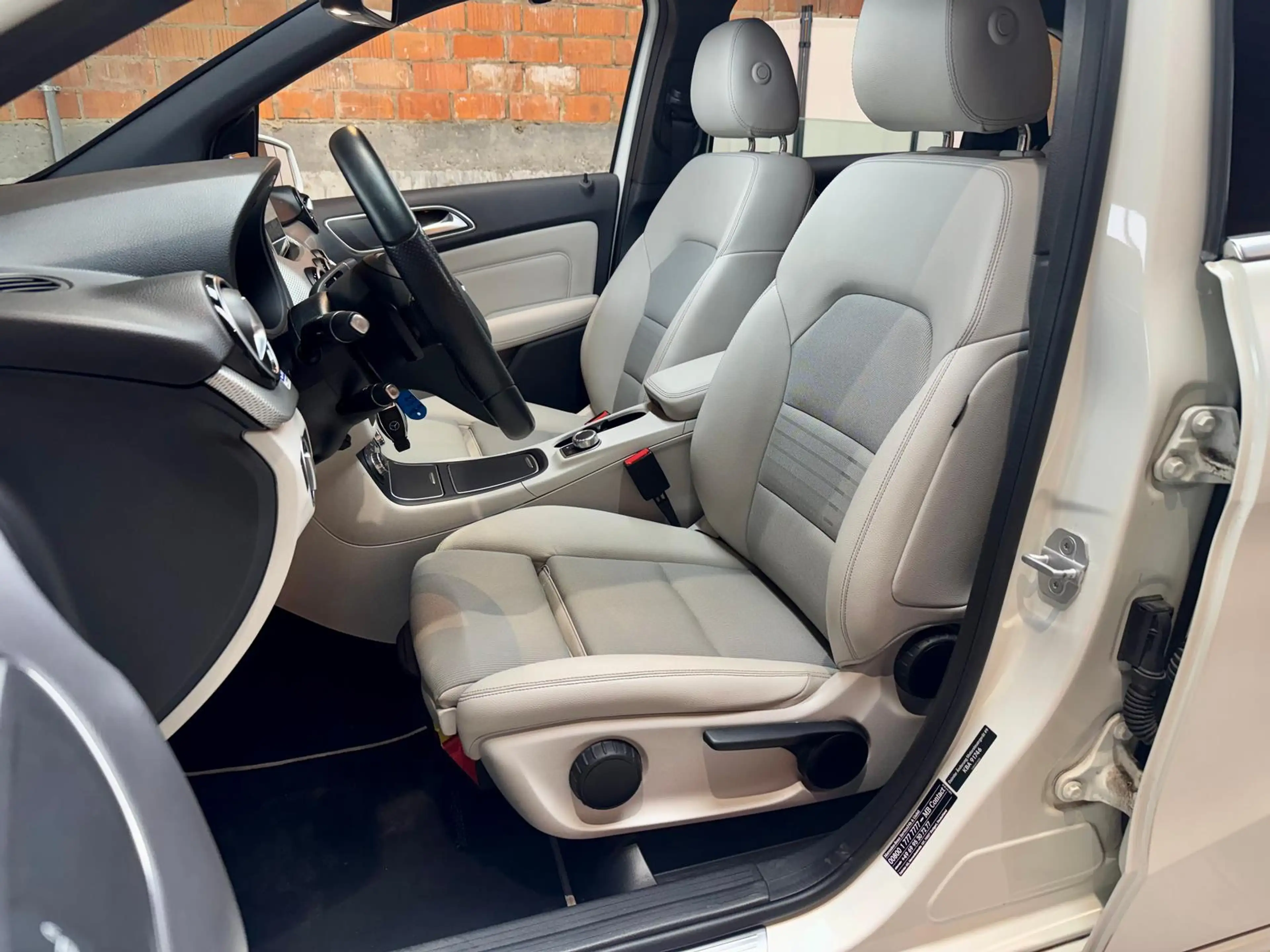 Mercedes-Benz B 200 CDI 4Matic 2.1 CDI+NAVI+LED+AHK+KLIMA+ — photo 14